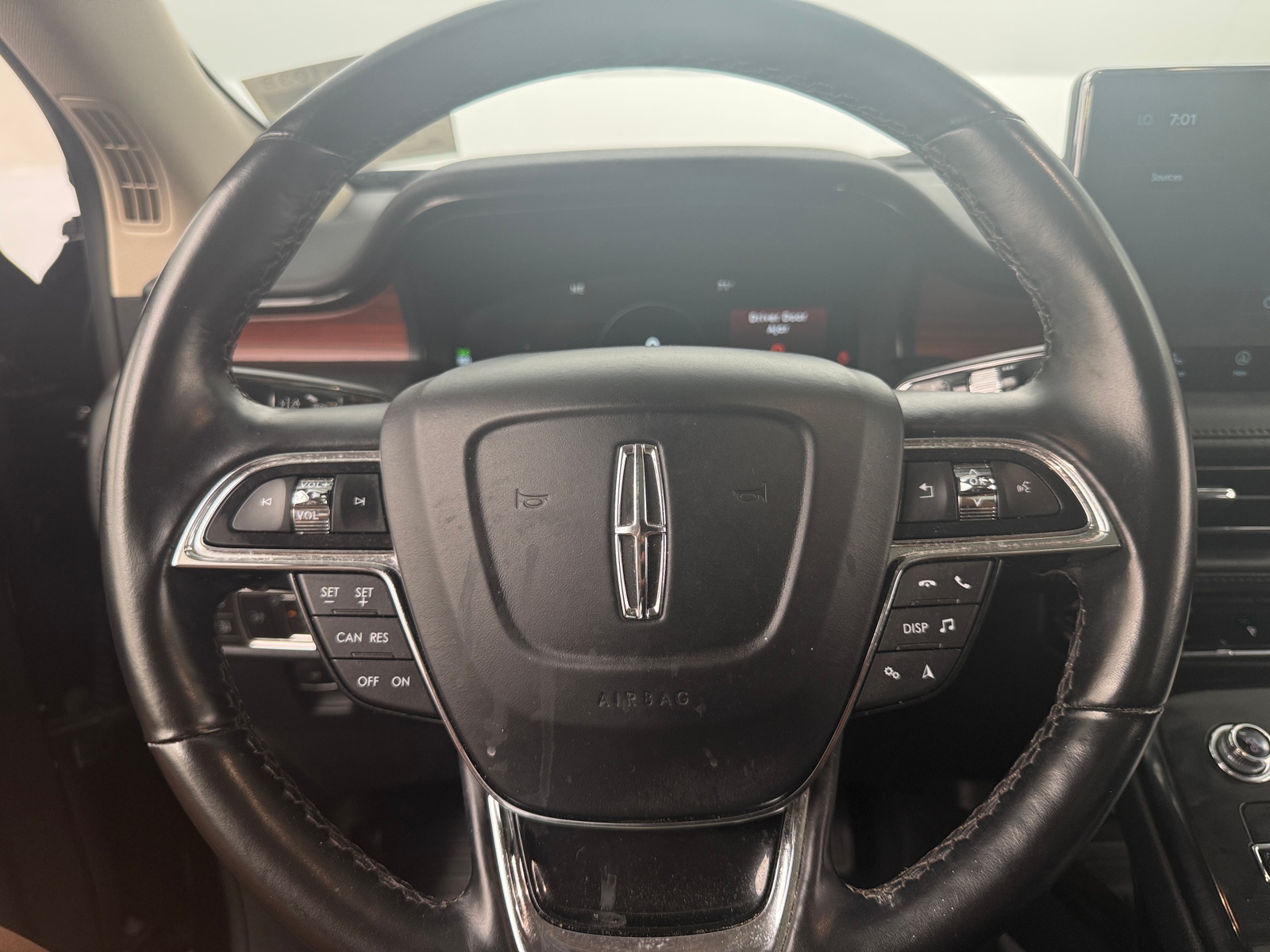 Thumbnail: 2023 Lincoln Nautilus - 4