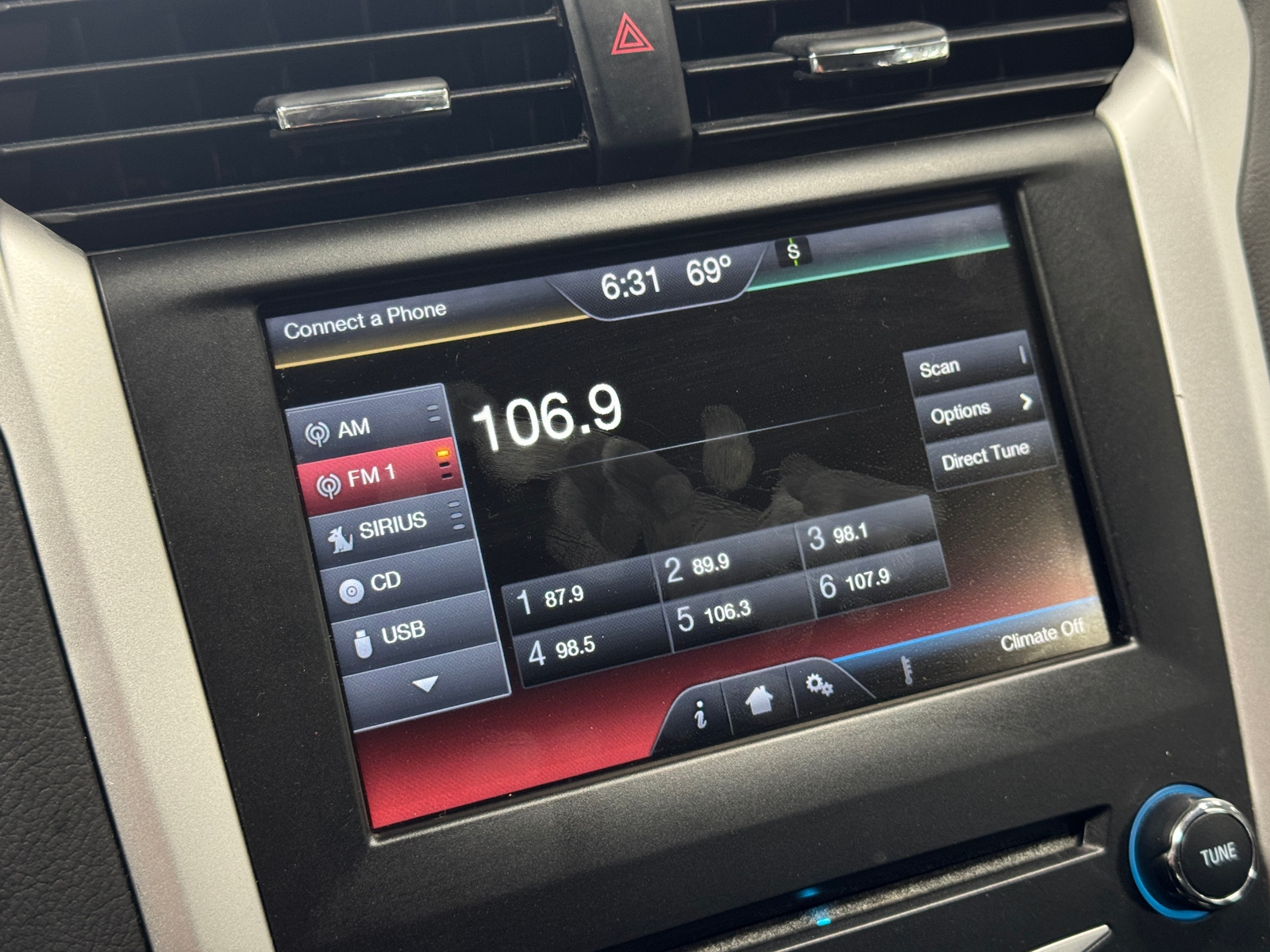 Thumbnail: 2015 Ford Fusion - 4