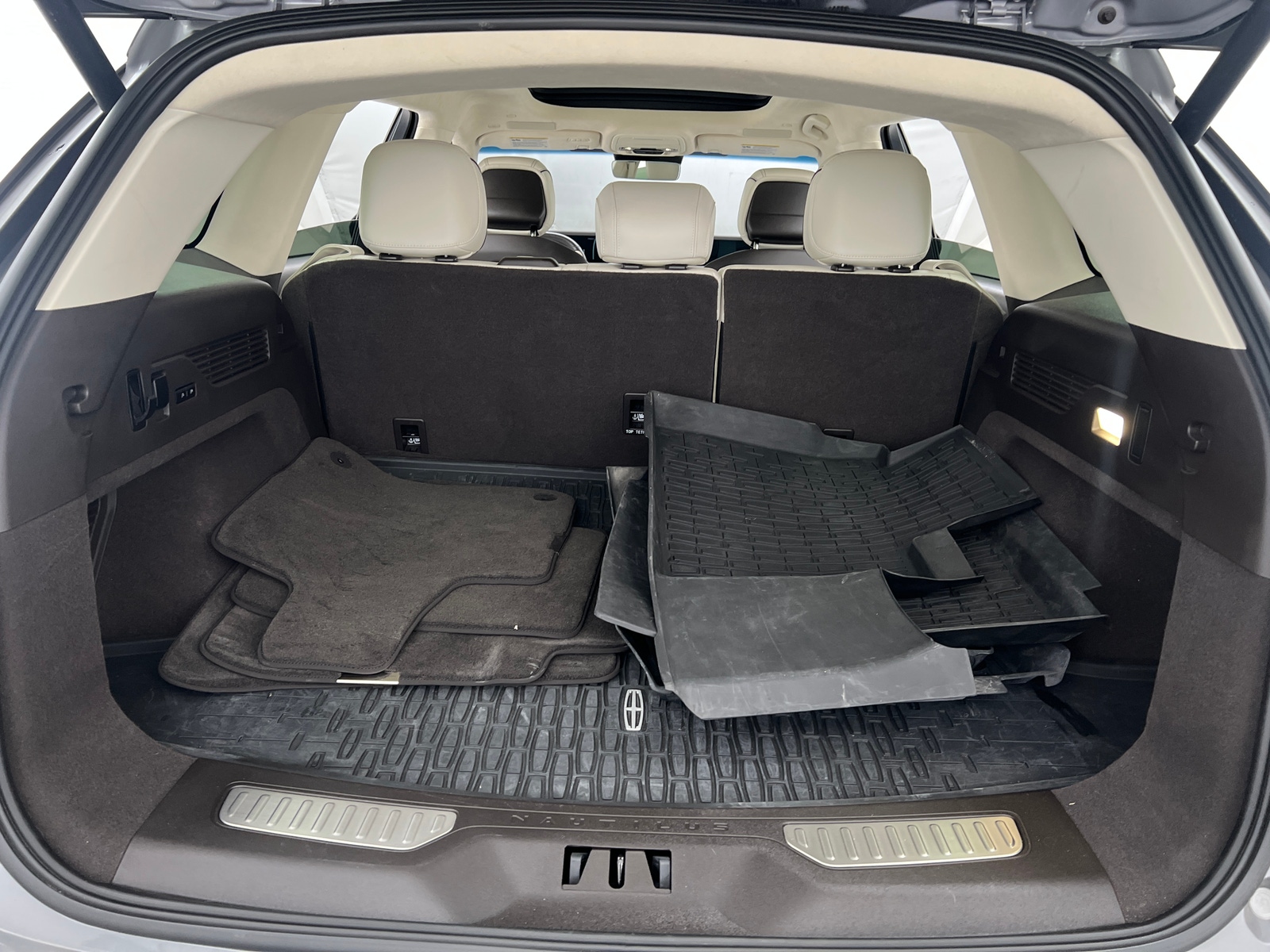 Thumbnail: 2024 Lincoln Nautilus - 6