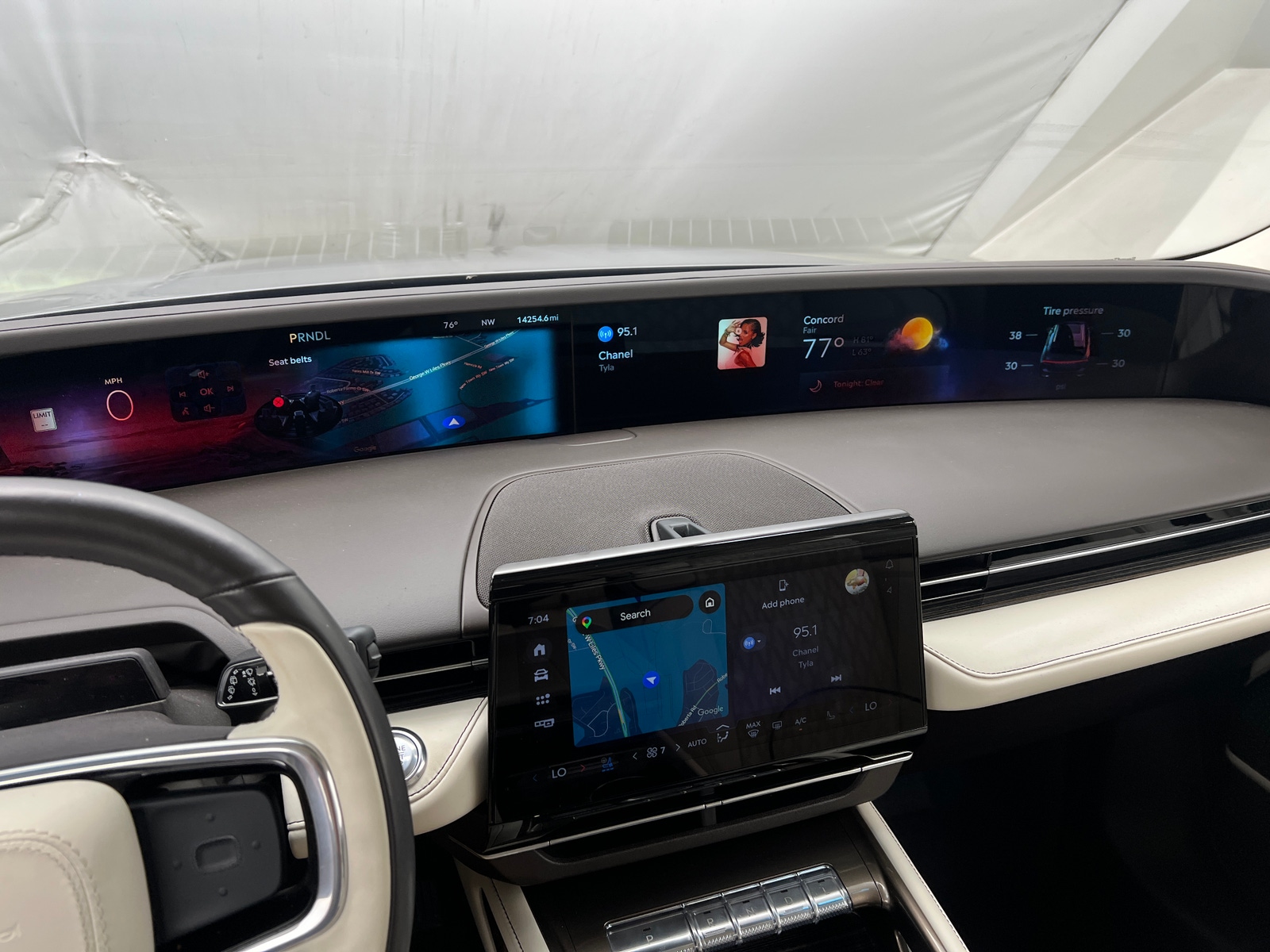 Thumbnail: 2024 Lincoln Nautilus - 3