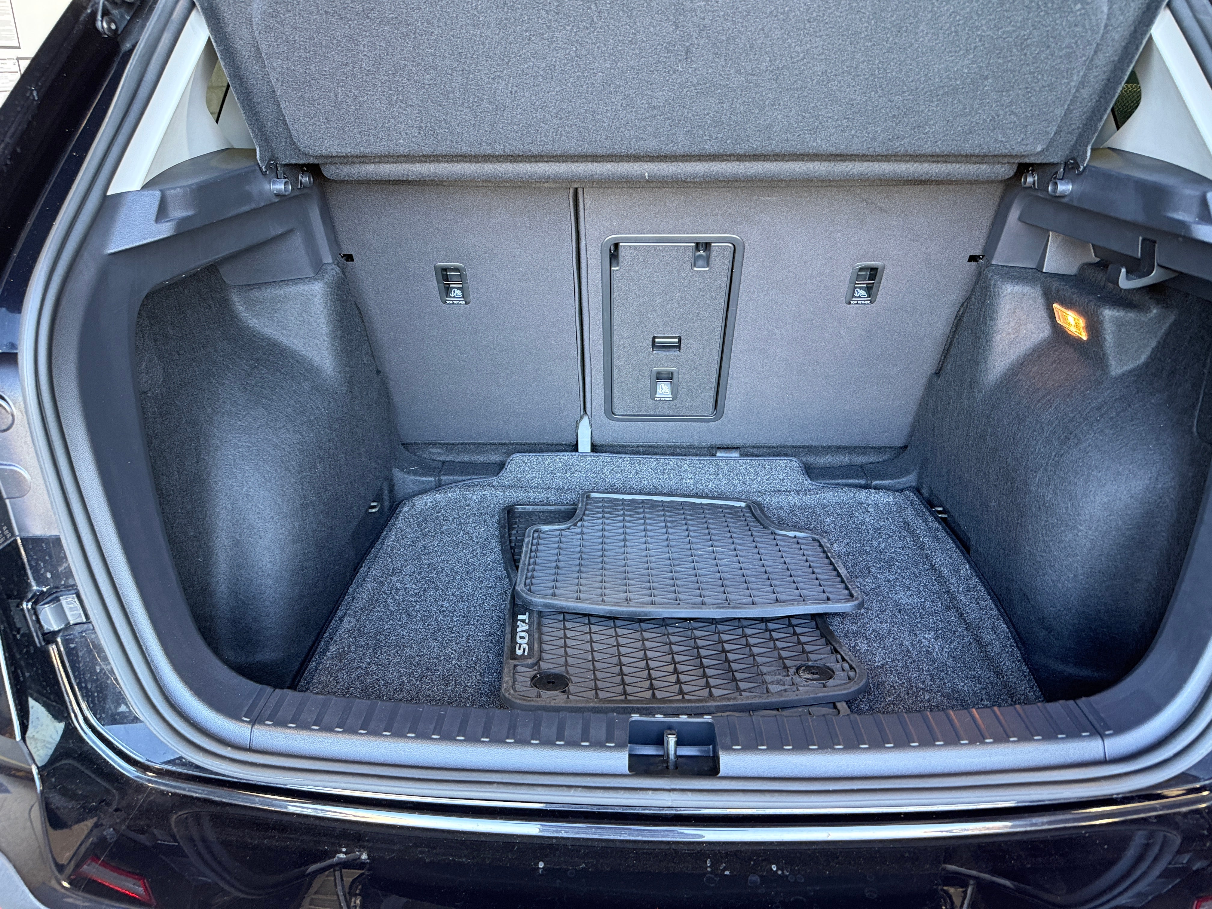 2023 Volkswagen Taos - Image 1