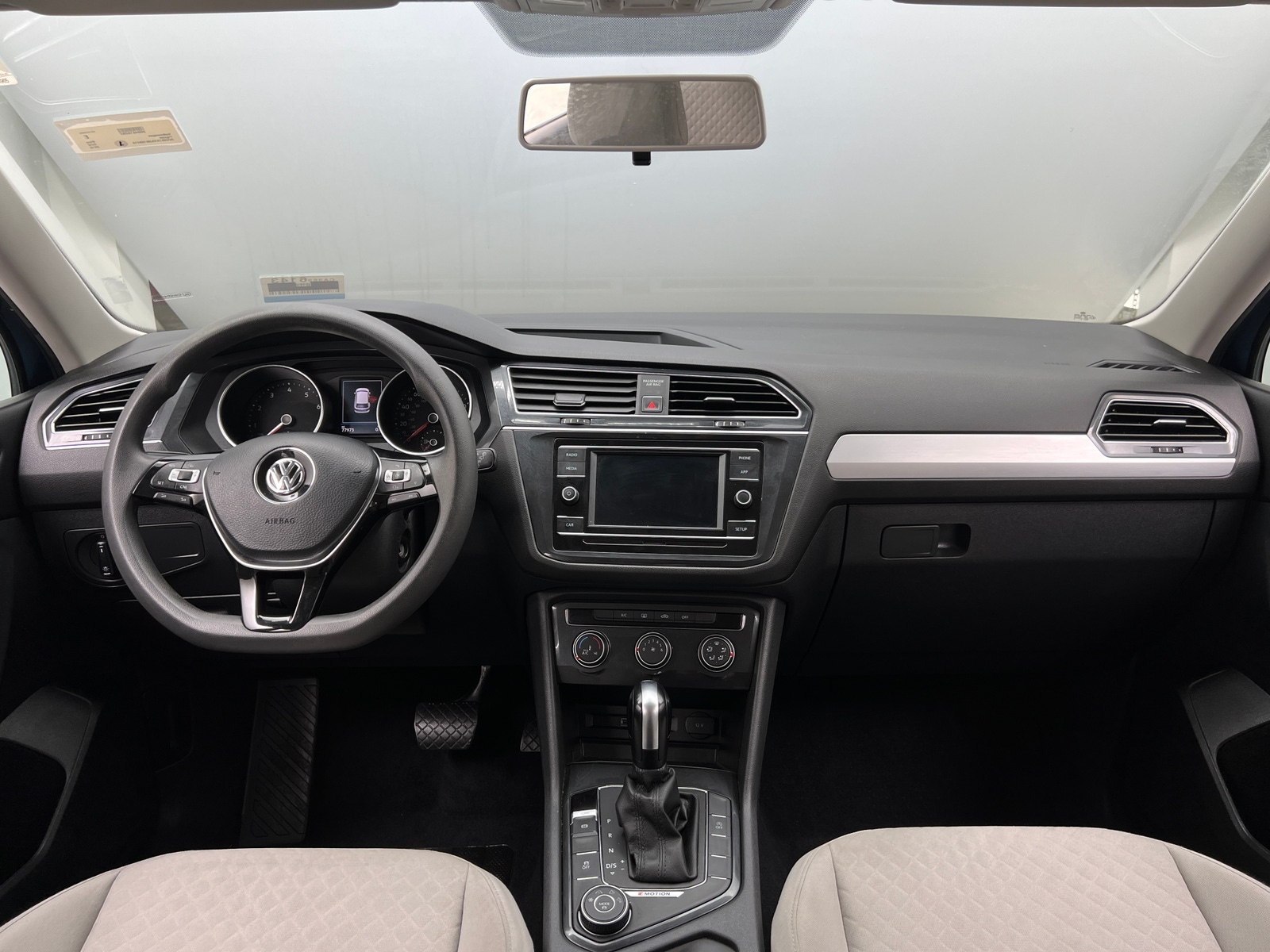 Thumbnail: 2018 Volkswagen Tiguan - 3