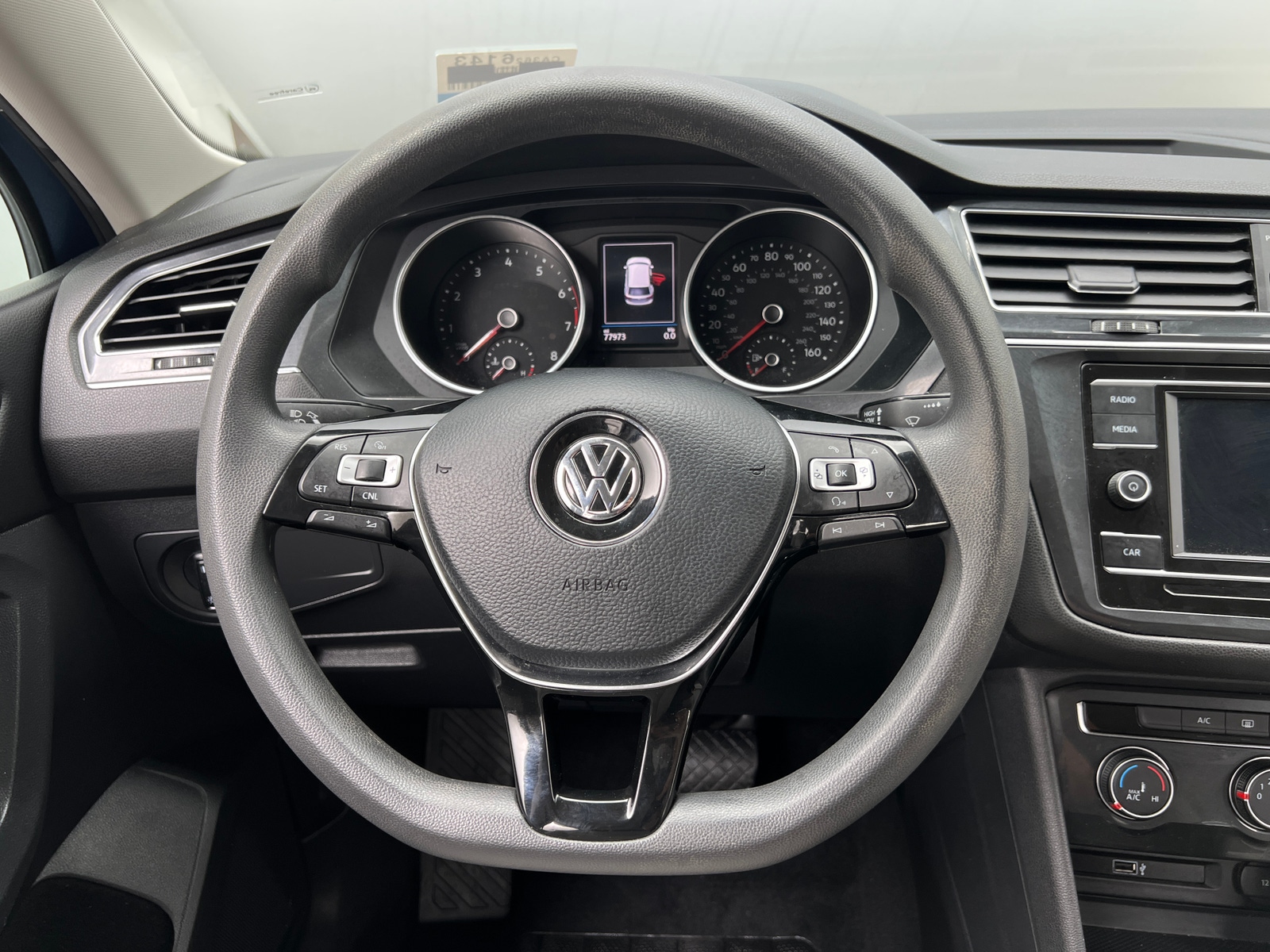 Thumbnail: 2018 Volkswagen Tiguan - 5