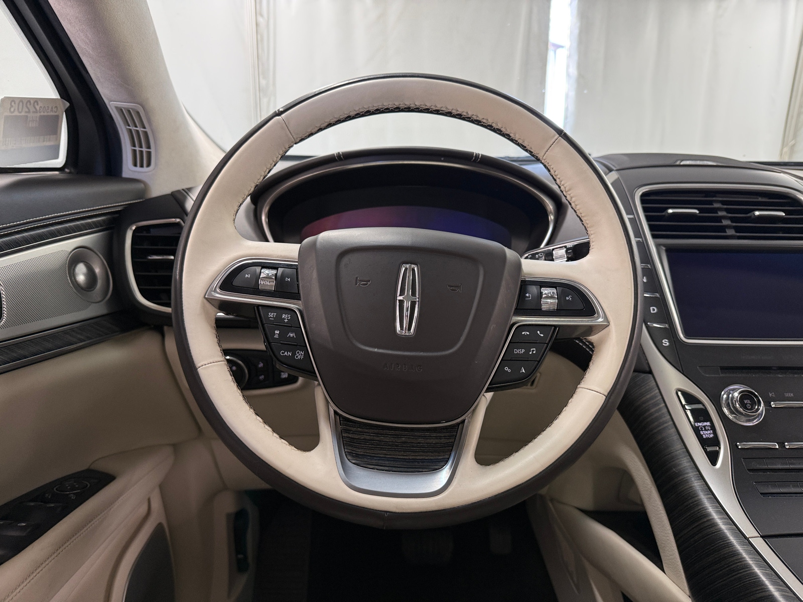 Thumbnail: 2020 Lincoln Nautilus - 4