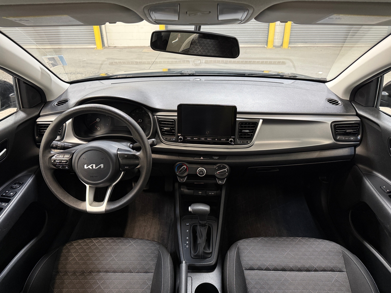 Thumbnail: 2023 Kia Rio - 3