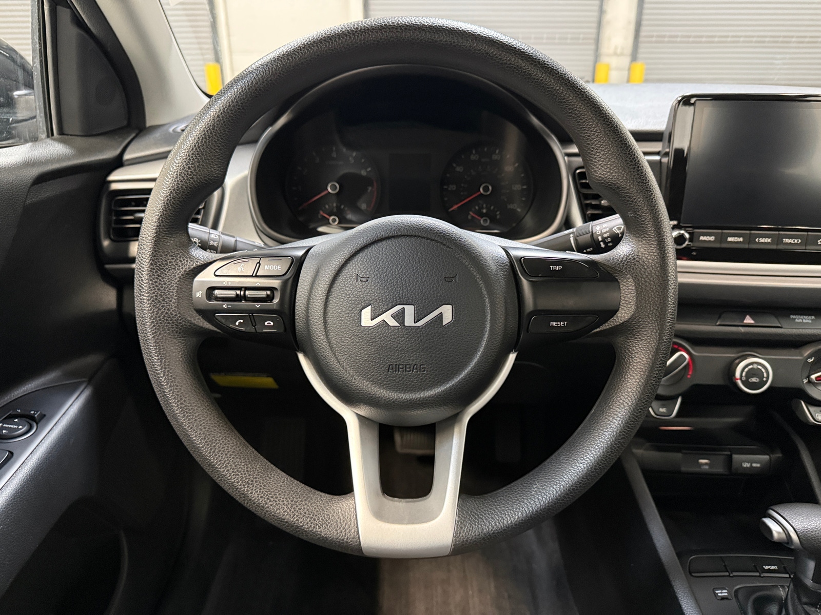 Thumbnail: 2023 Kia Rio - 5