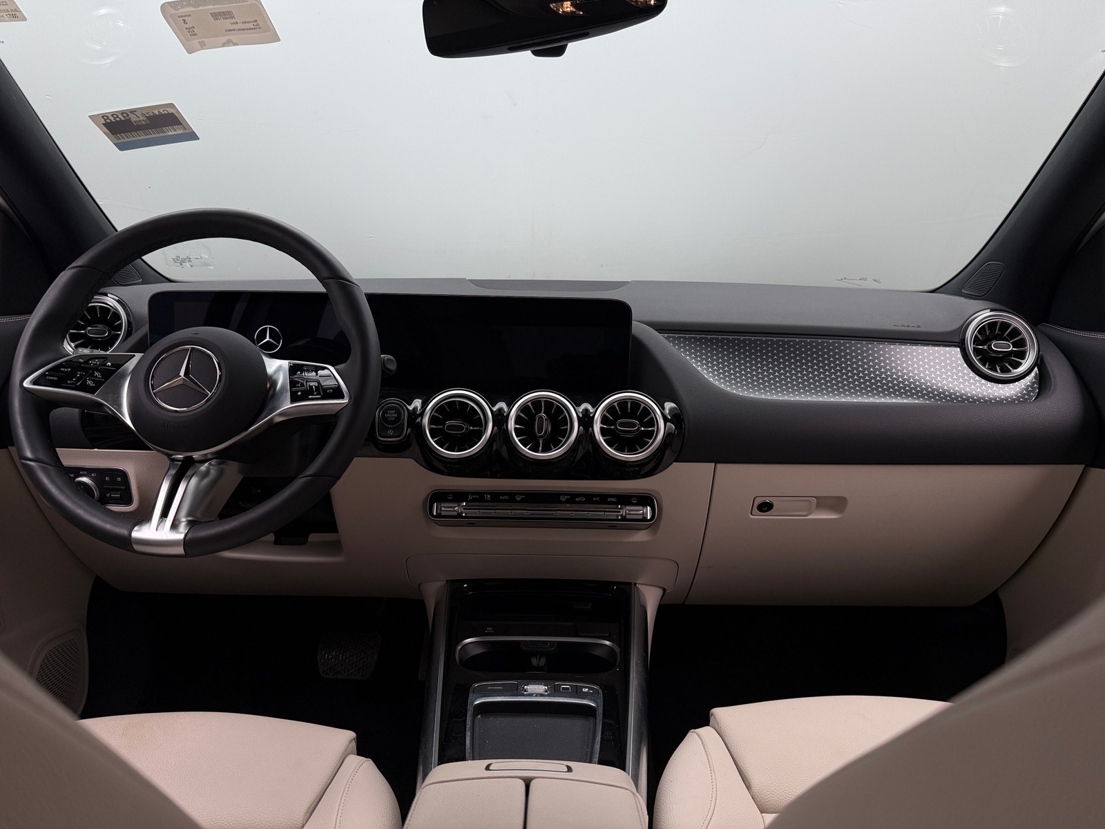 Thumbnail: 2025 Mercedes-Benz GLA - 2
