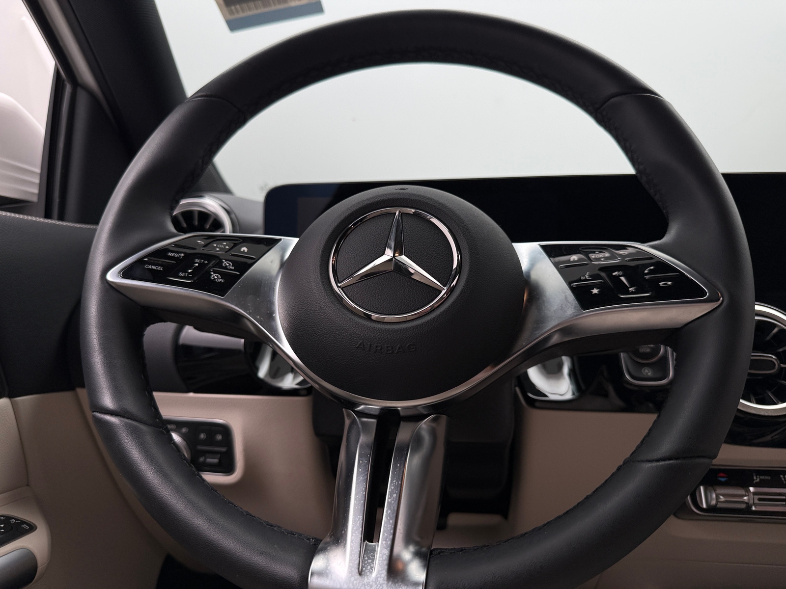 Thumbnail: 2025 Mercedes-Benz GLA - 4