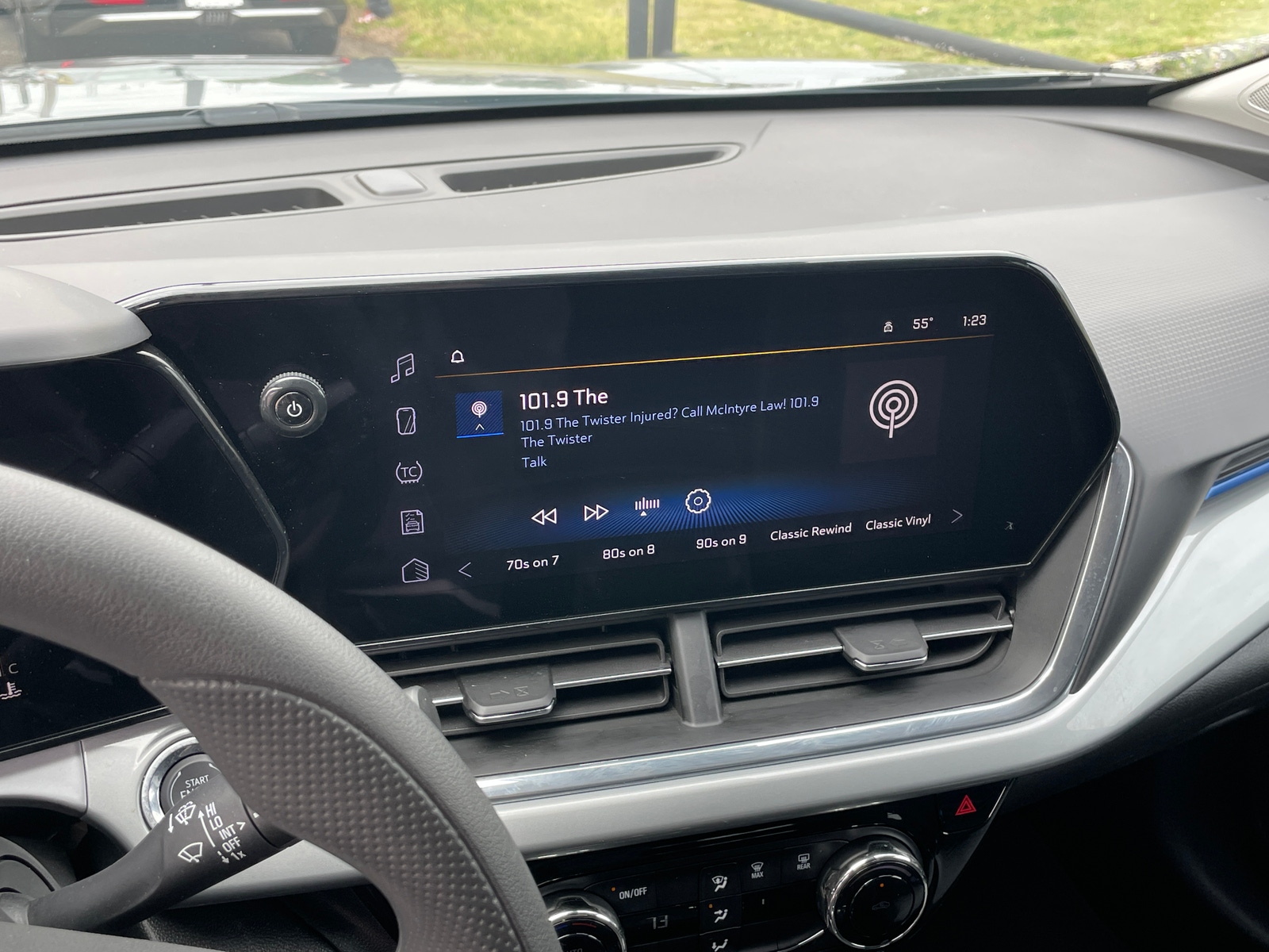 Thumbnail: 2025 Chevrolet Trax - 4