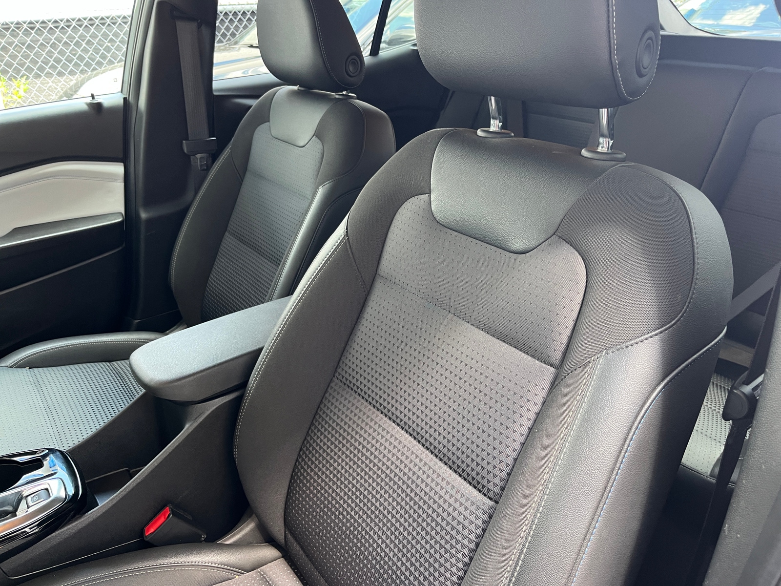 Thumbnail: 2025 Chevrolet Trax - 2