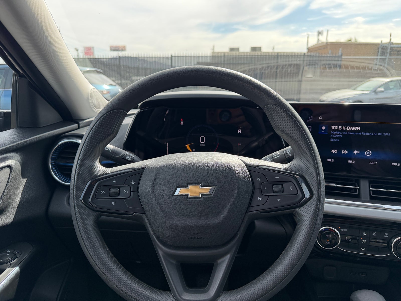 Thumbnail: 2025 Chevrolet Trax - 5