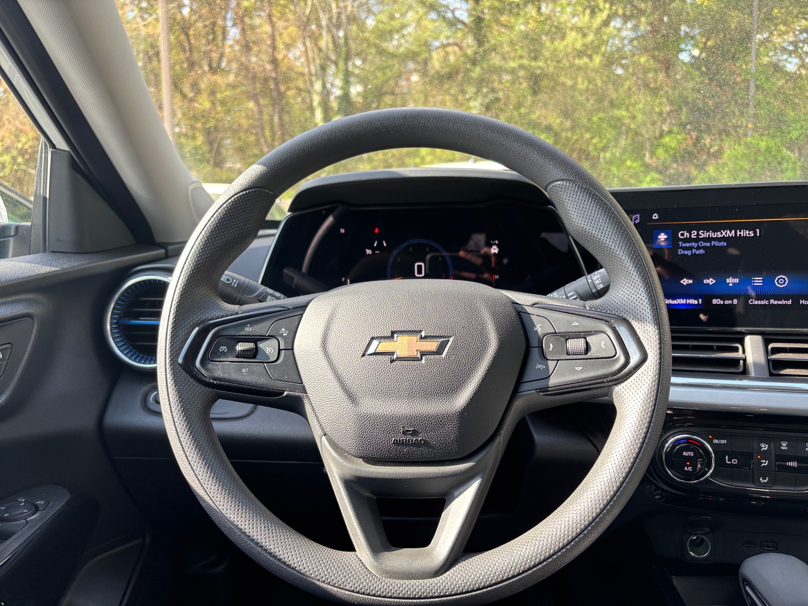 Thumbnail: 2025 Chevrolet Trax - 5