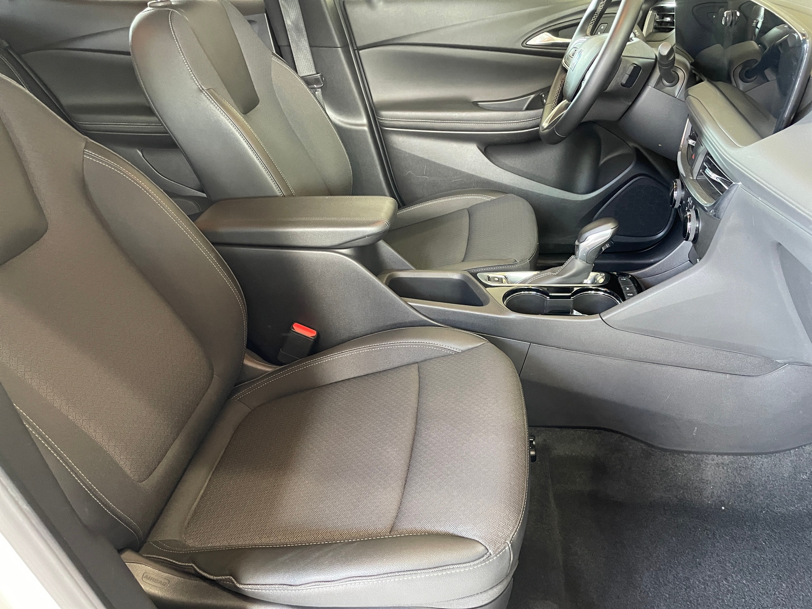 Thumbnail: 2025 Buick Encore GX - 2