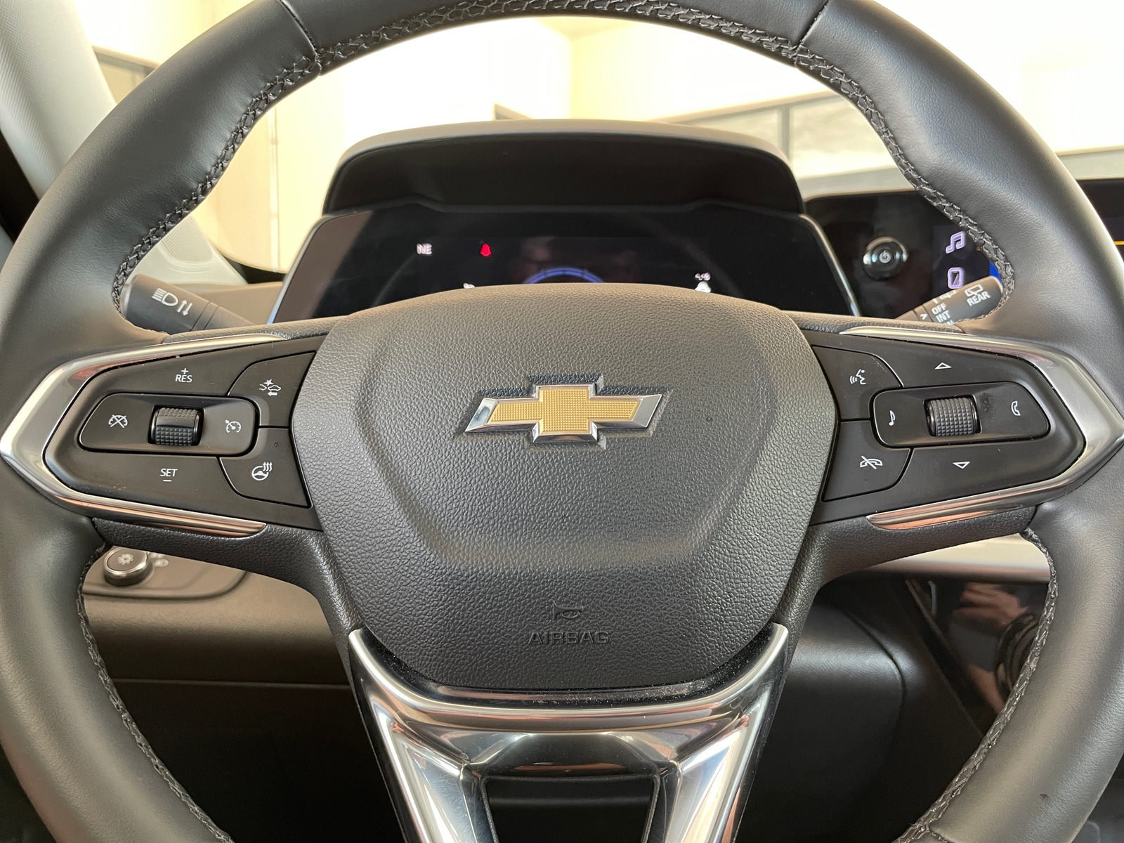 Thumbnail: 2025 Chevrolet Trax - 5