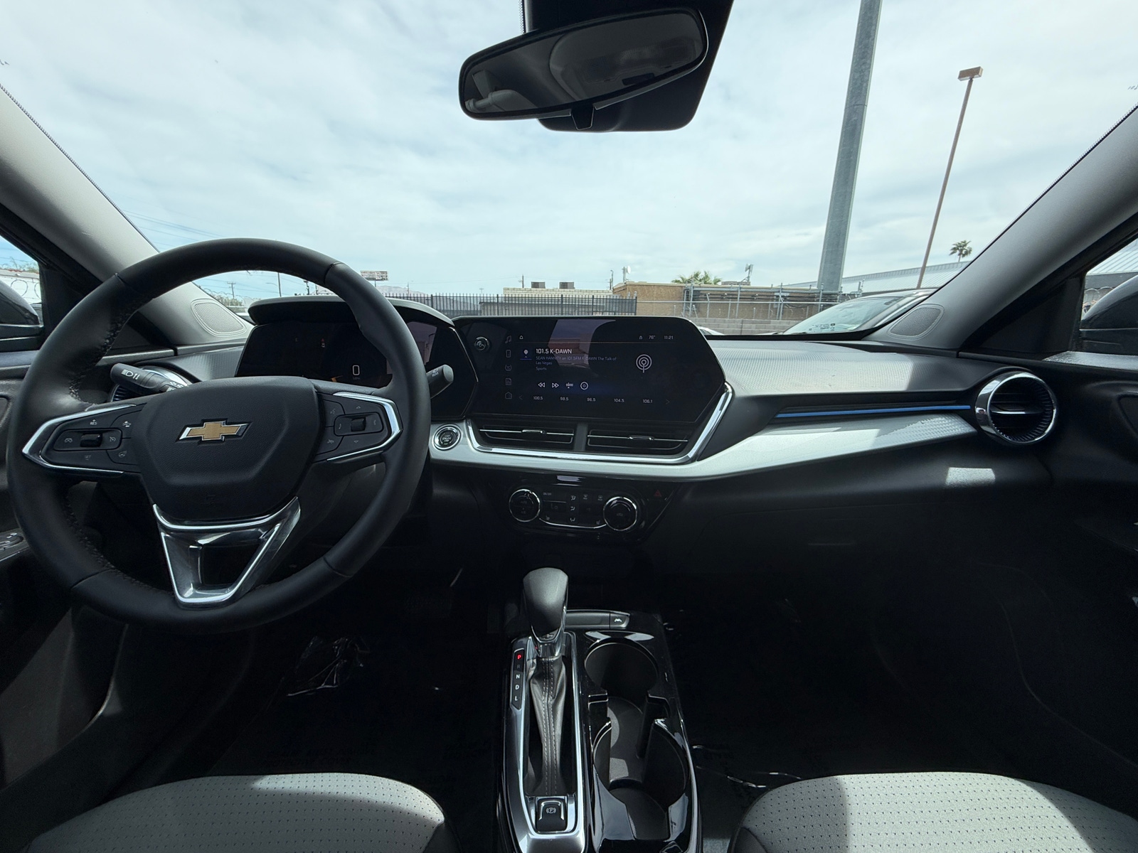 Thumbnail: 2025 Chevrolet Trax - 3