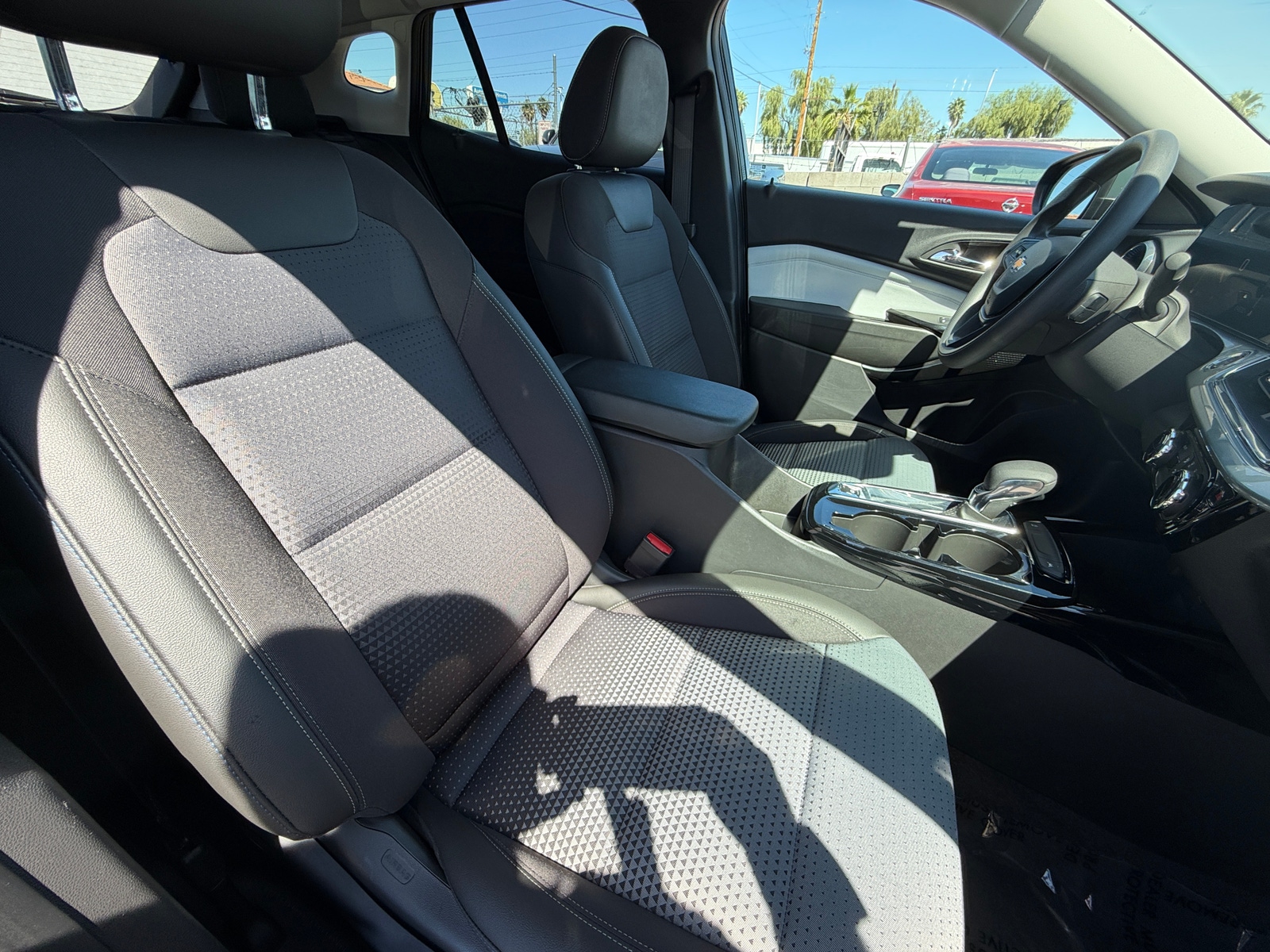 Thumbnail: 2025 Chevrolet Trax - 2
