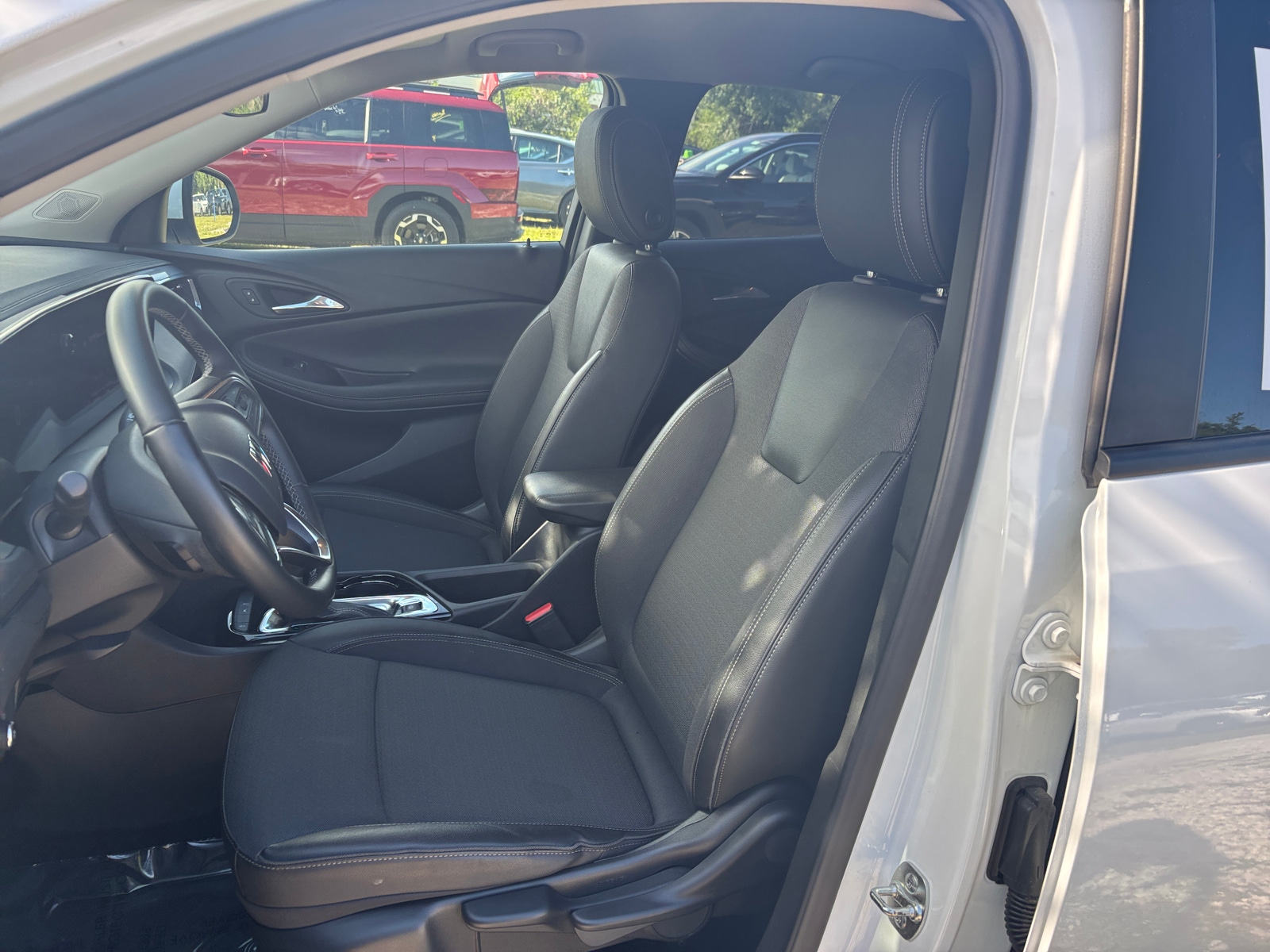 Thumbnail: 2025 Buick Encore GX - 2