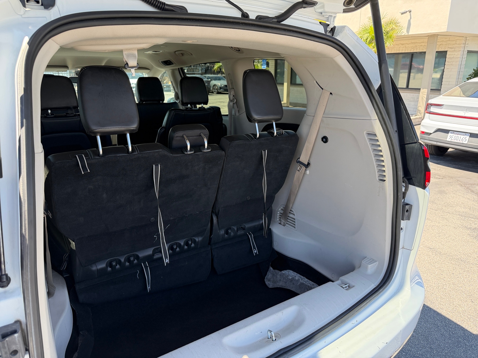 Thumbnail: 2023 Chrysler Pacifica - 6