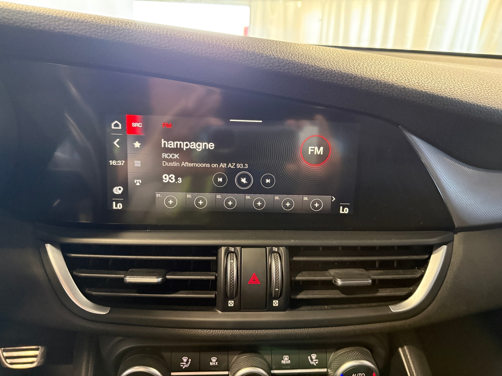 Thumbnail: 2020 Alfa Romeo Giulia - 3