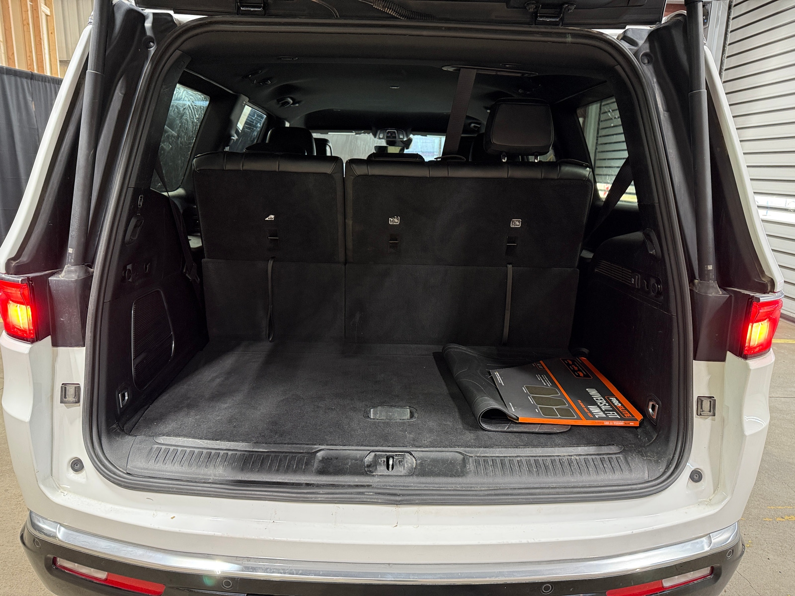 Thumbnail: 2024 Jeep Wagoneer - 6