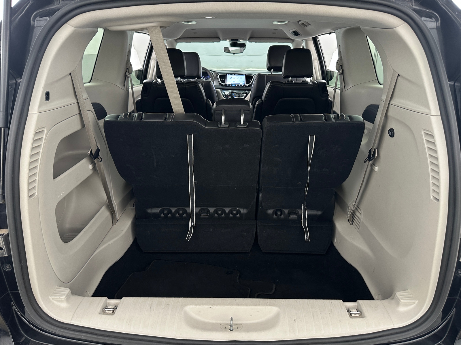 Thumbnail: 2024 Chrysler Pacifica - 6