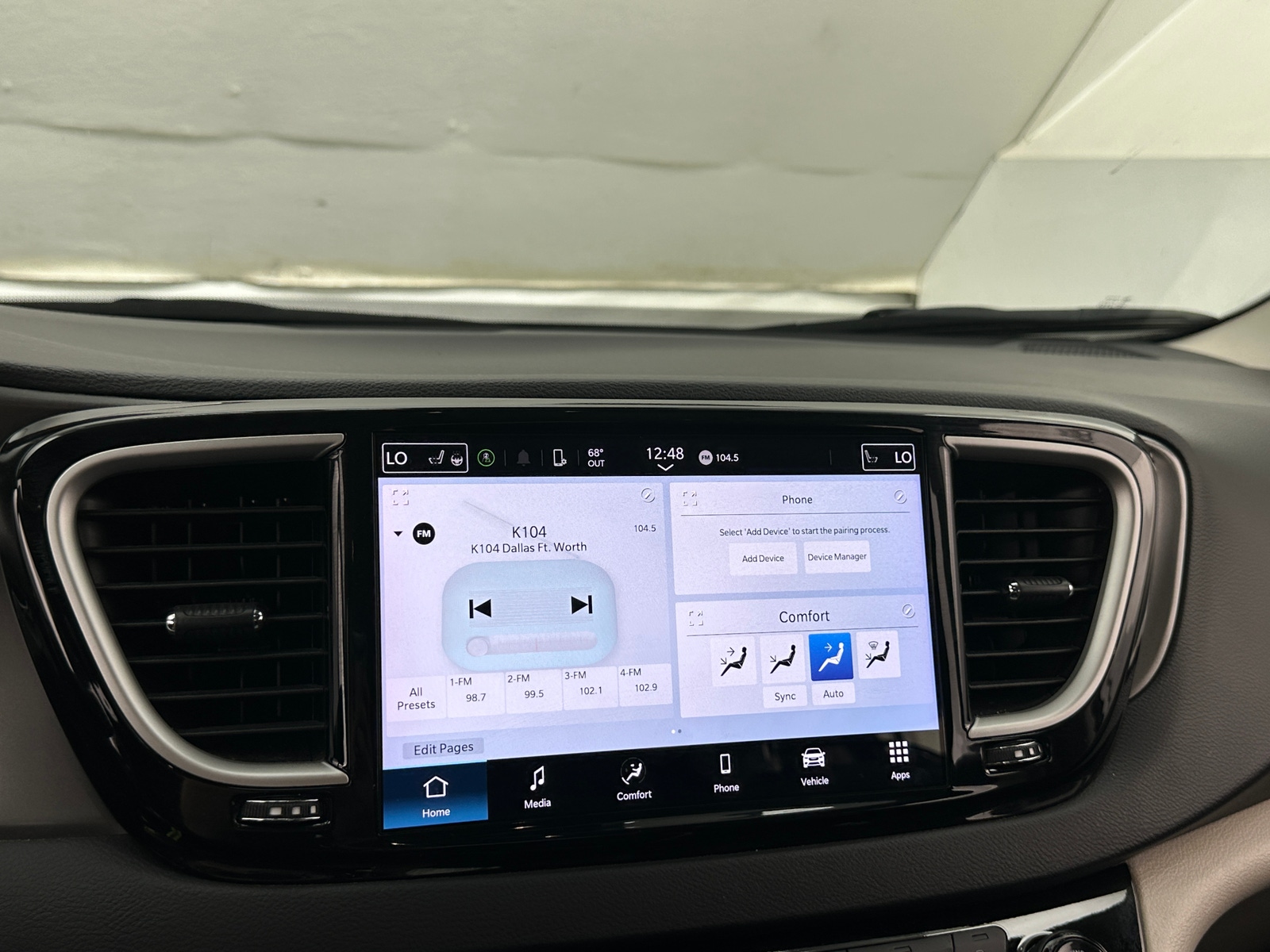 Thumbnail: 2024 Chrysler Pacifica - 3