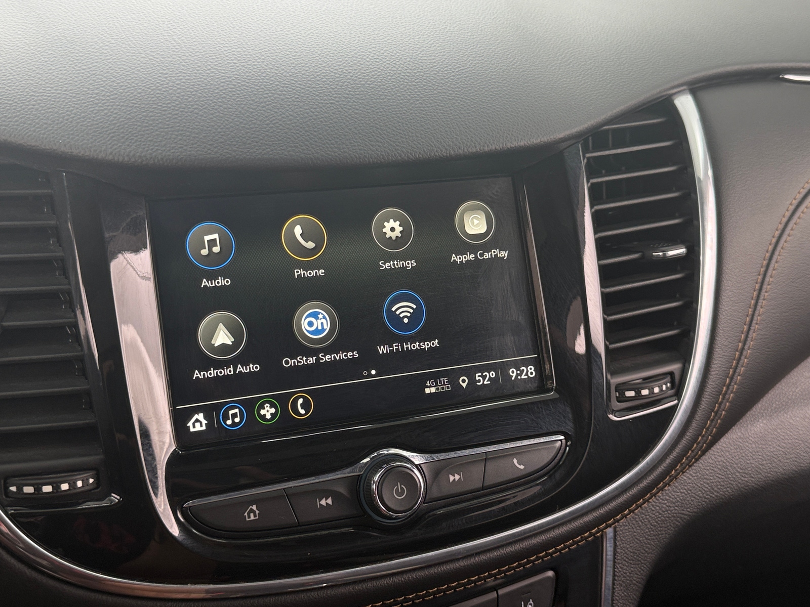 Thumbnail: 2018 Chevrolet Trax - 3