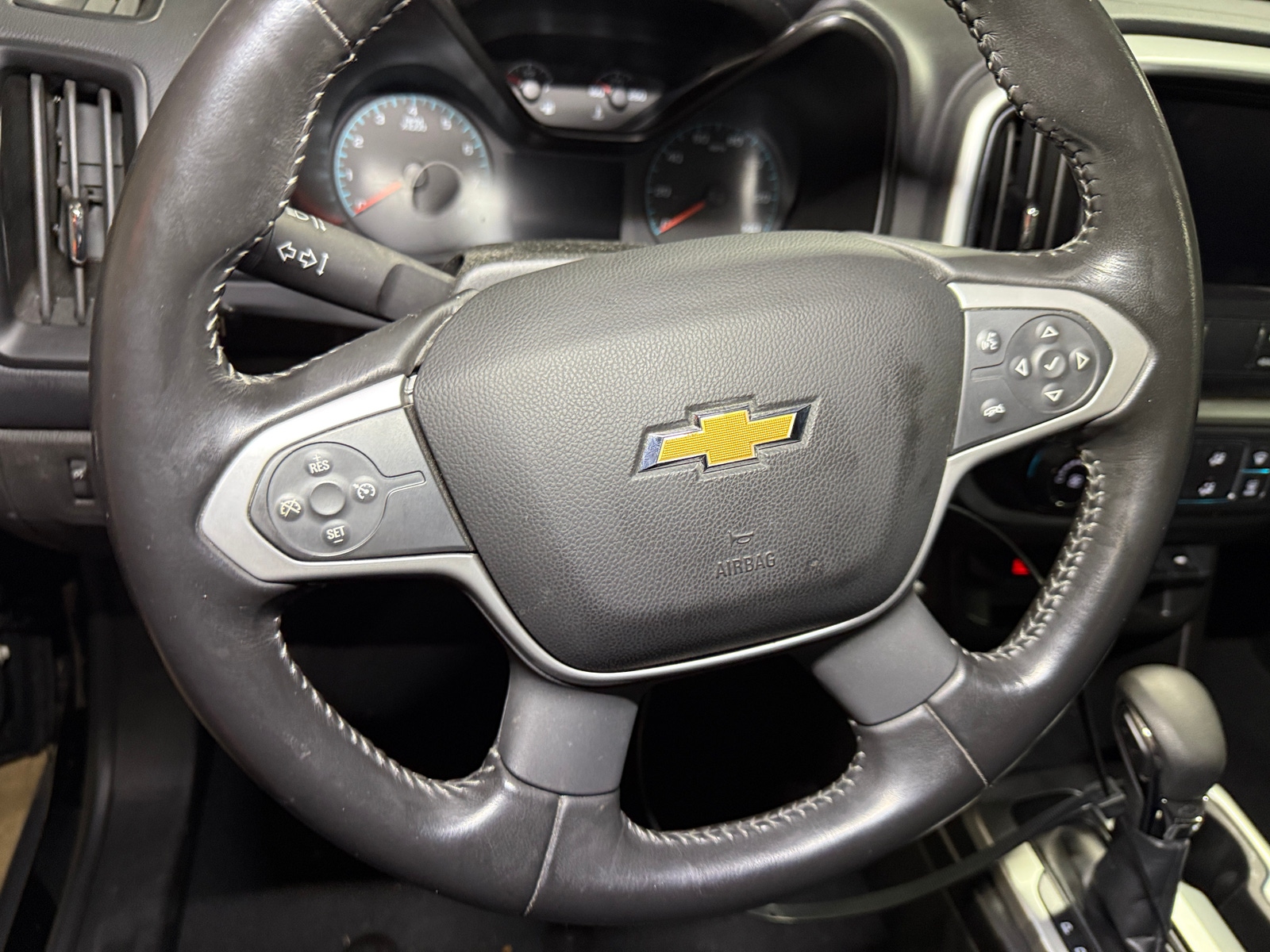 Thumbnail: 2022 Chevrolet Colorado - 5