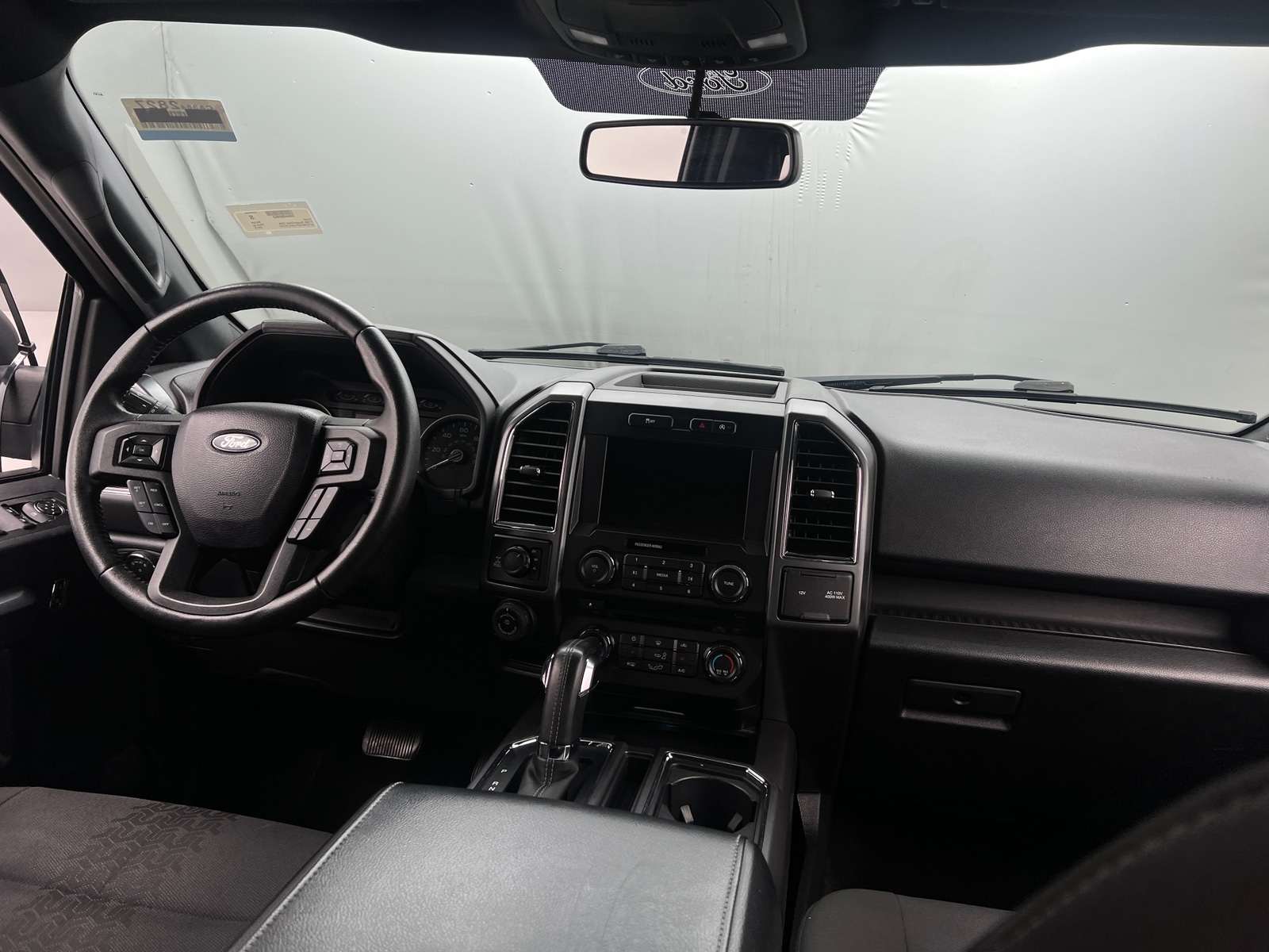 Thumbnail: 2018 Ford Econoline - 3