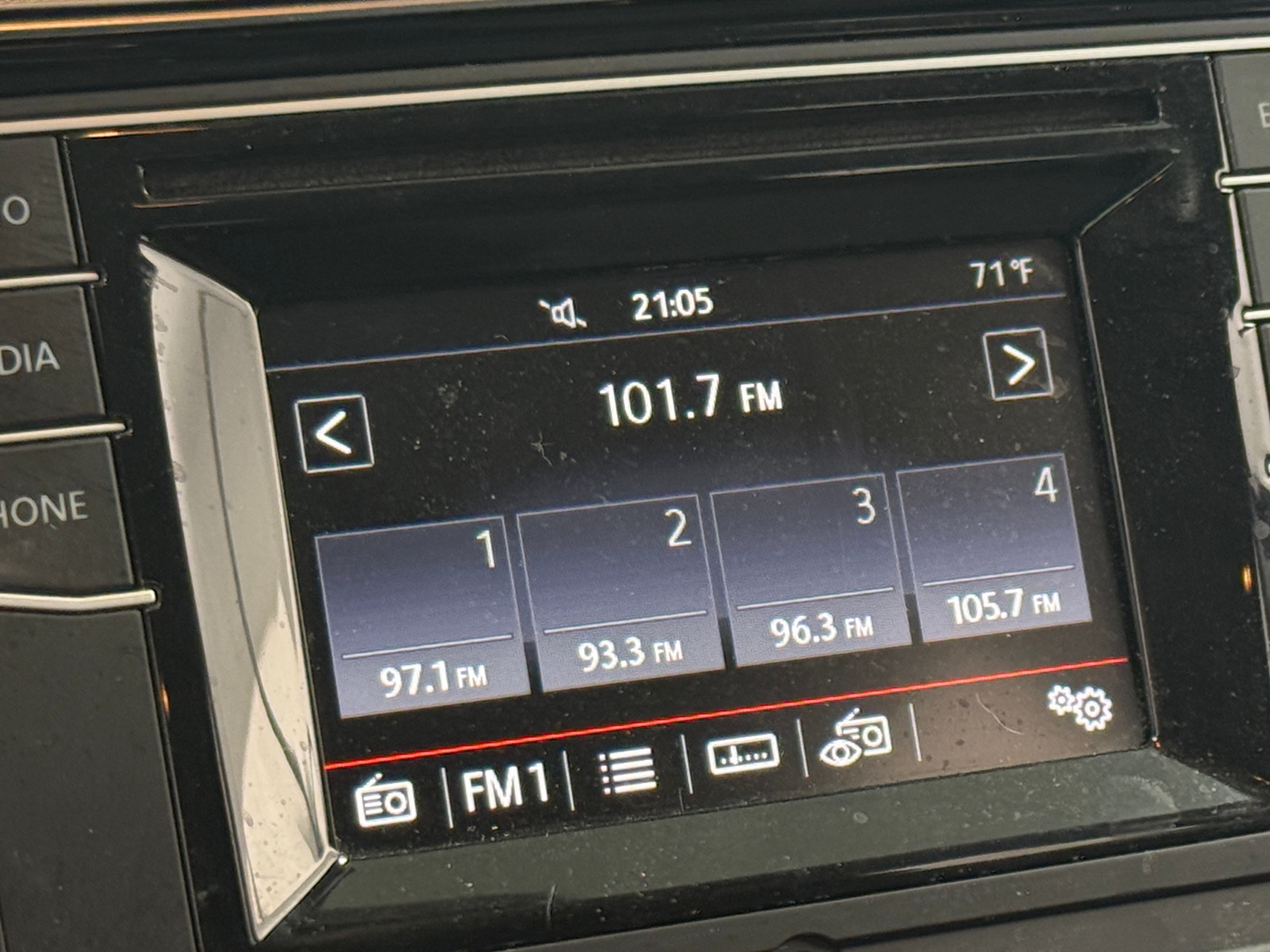 Thumbnail: 2018 Volkswagen Passat - 4