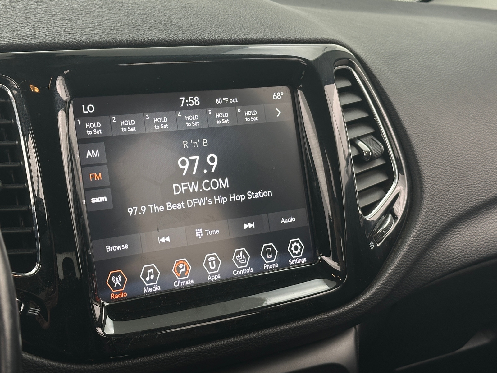 Thumbnail: 2021 Jeep Compass - 3