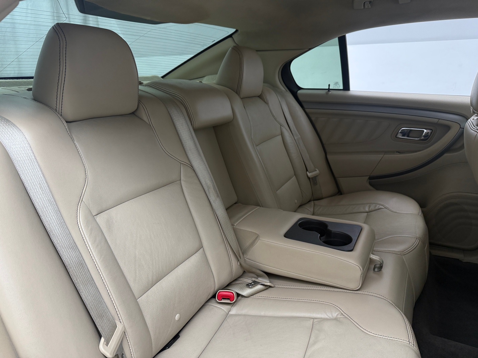 Thumbnail: 2015 Ford Taurus - 5