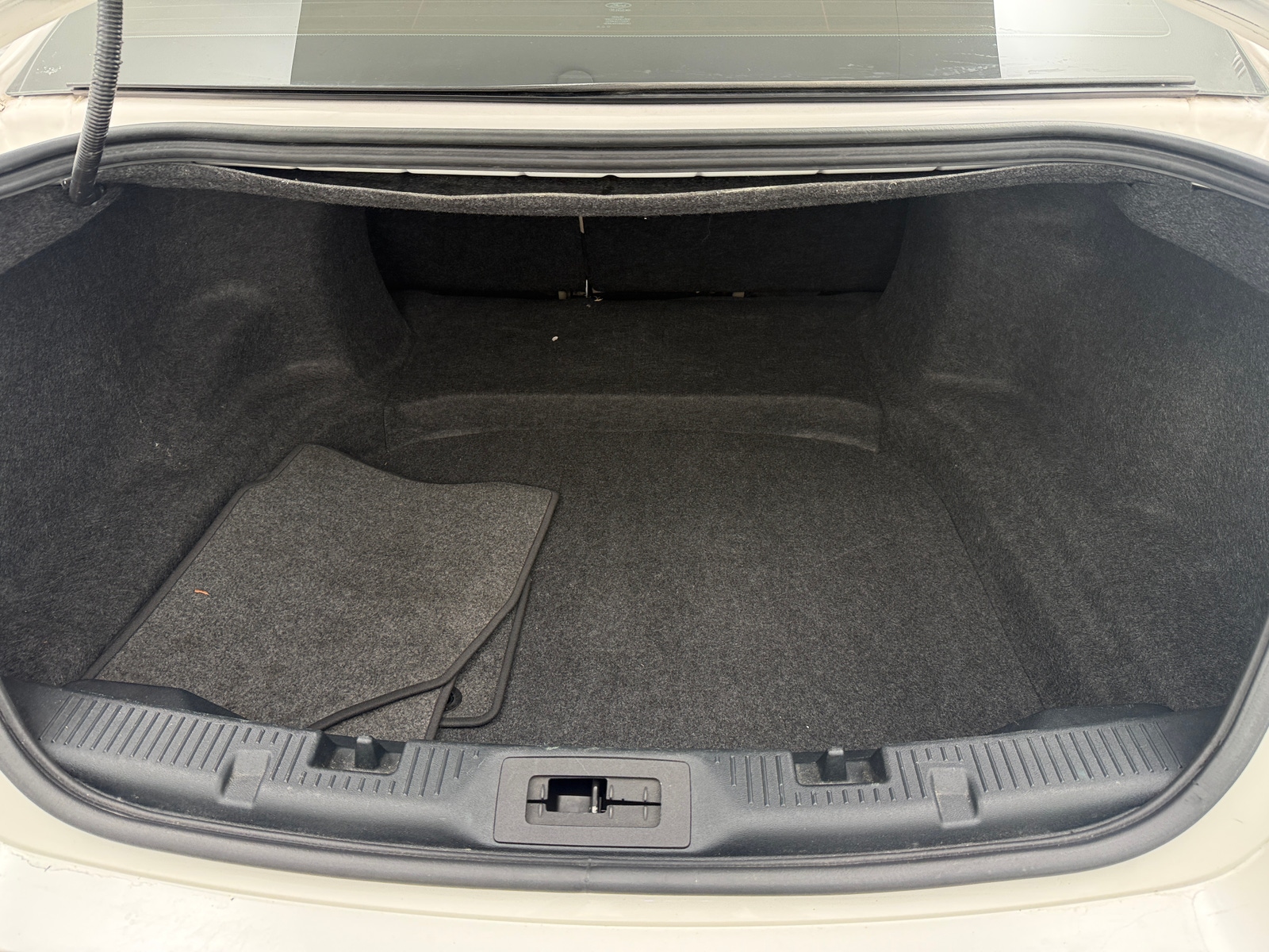 Thumbnail: 2015 Ford Taurus - 6