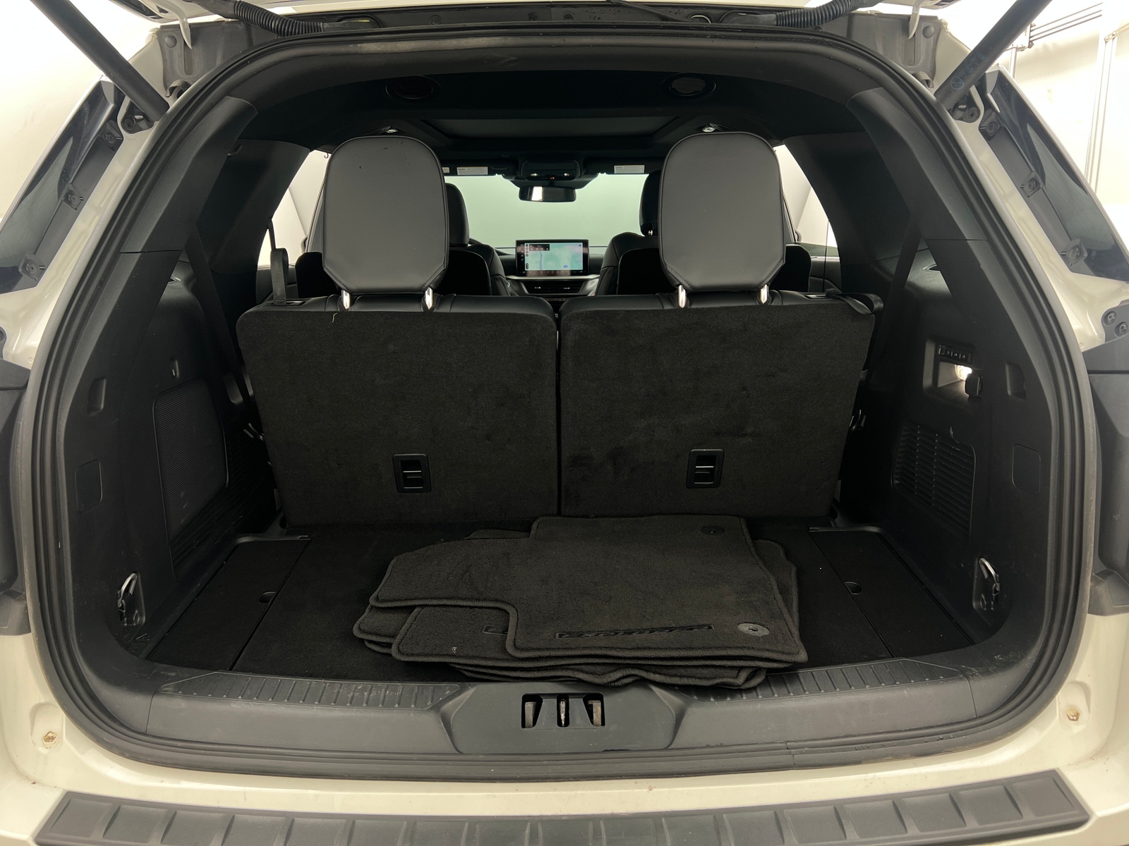 Thumbnail: 2025 Ford Explorer - 6