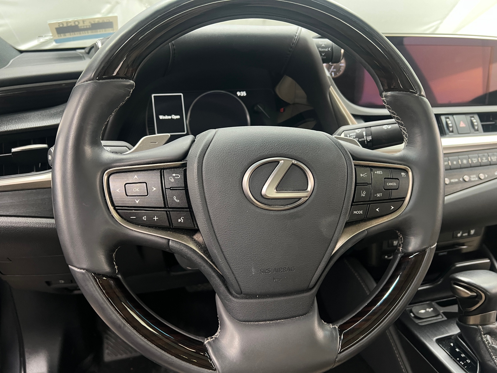 Thumbnail: 2020 Lexus ES - 4