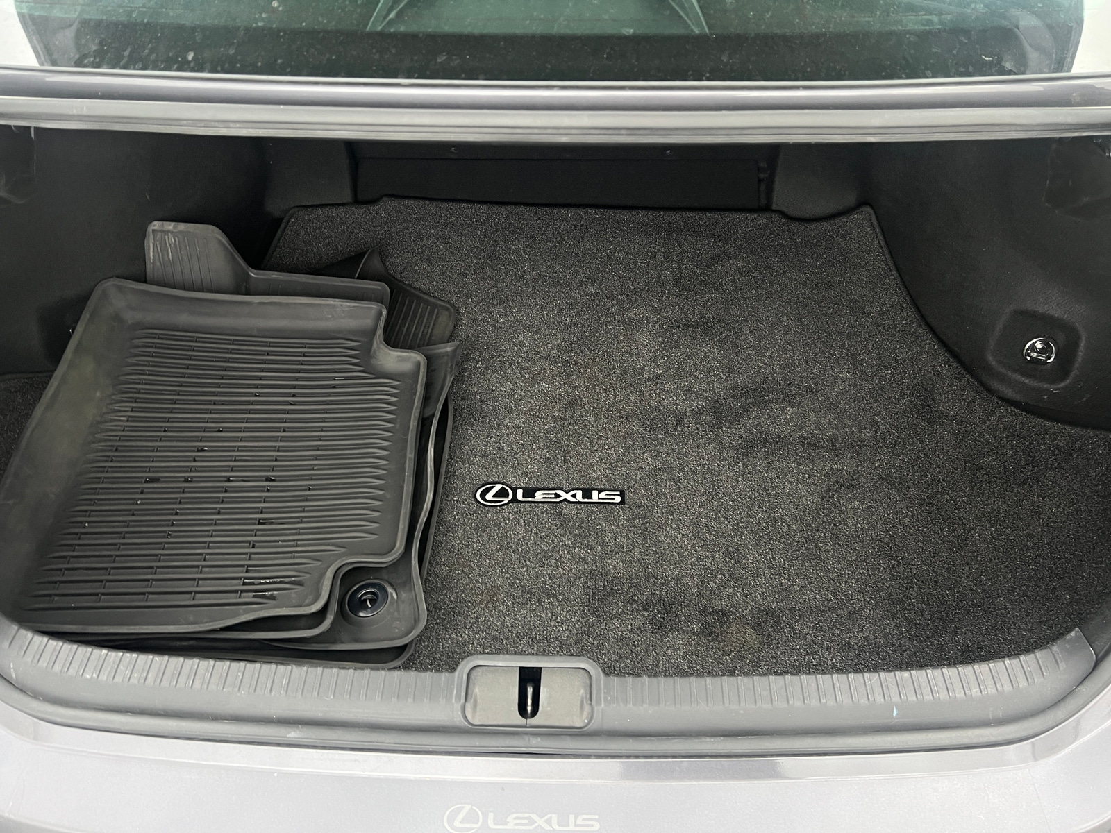 Thumbnail: 2020 Lexus ES - 6