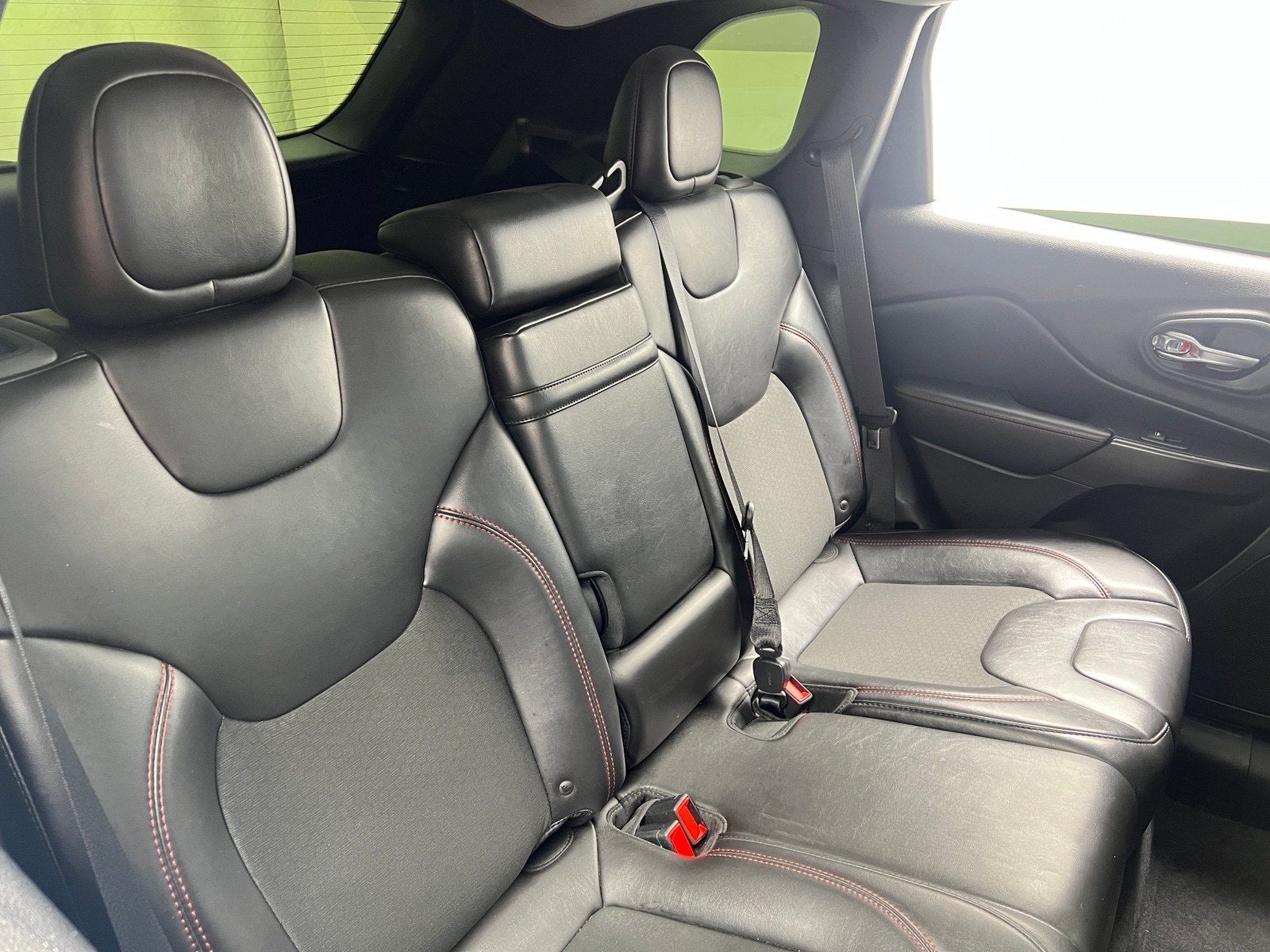 Thumbnail: 2019 Jeep Cherokee - 6