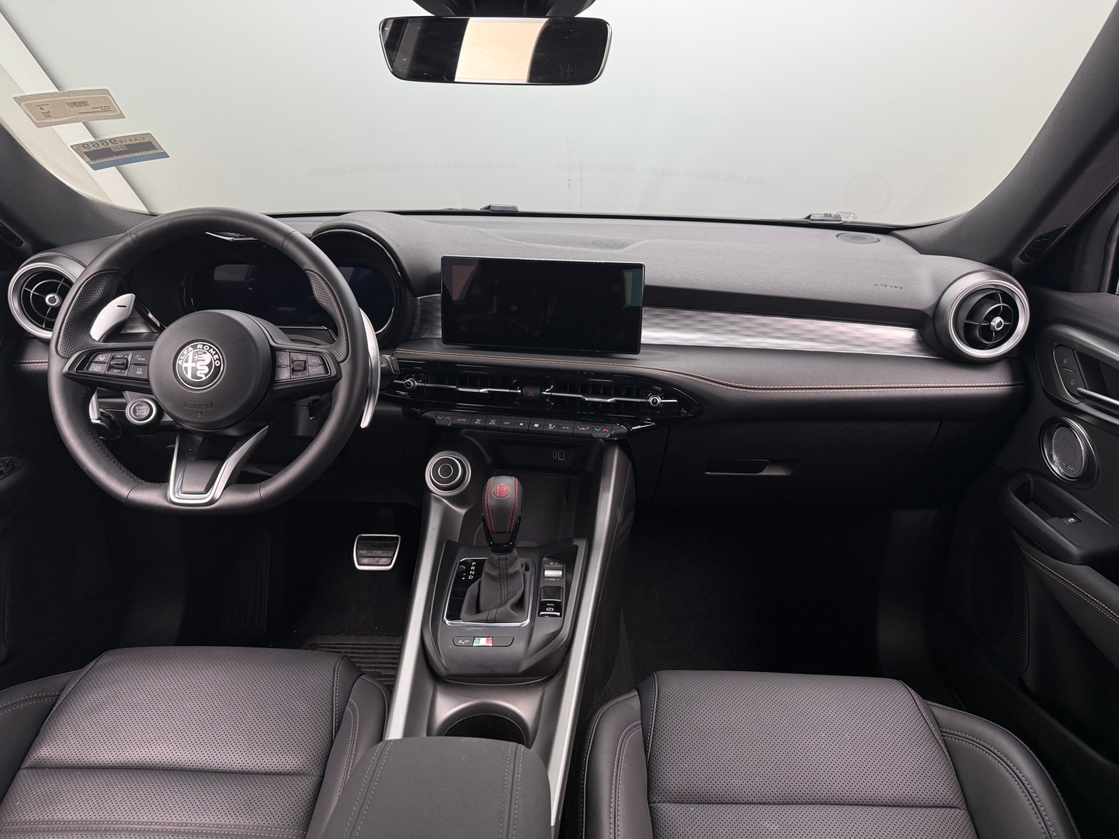 Thumbnail: 2025 Alfa Romeo Tonale - 2