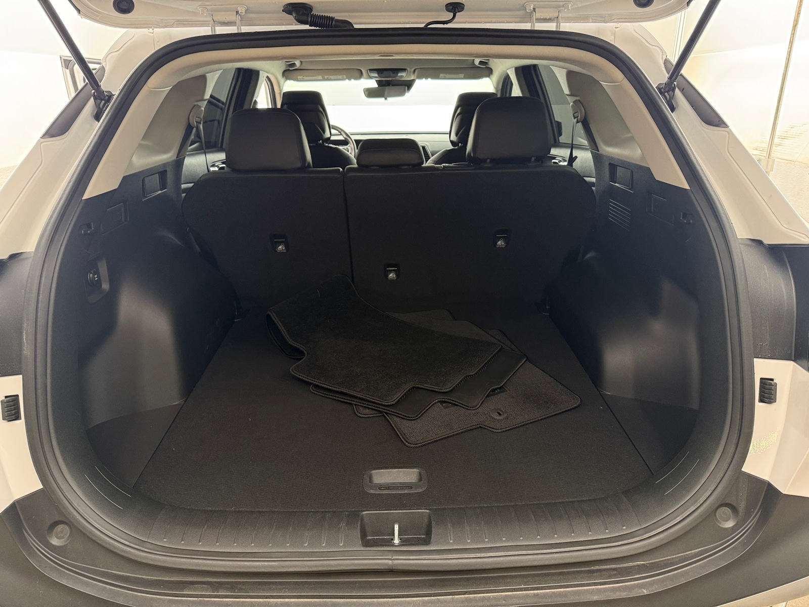 Thumbnail: 2023 Kia Sportage - 6