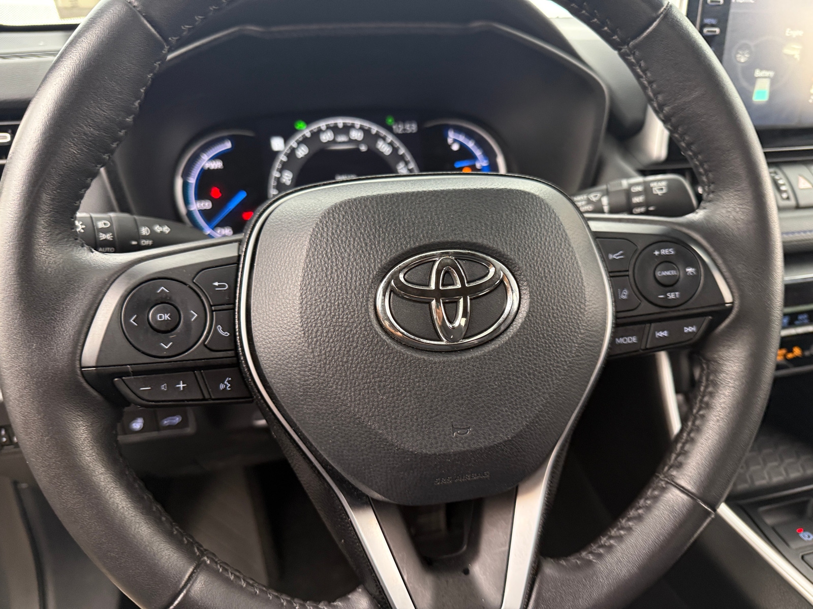 Thumbnail: 2020 Toyota RAV4 - 4