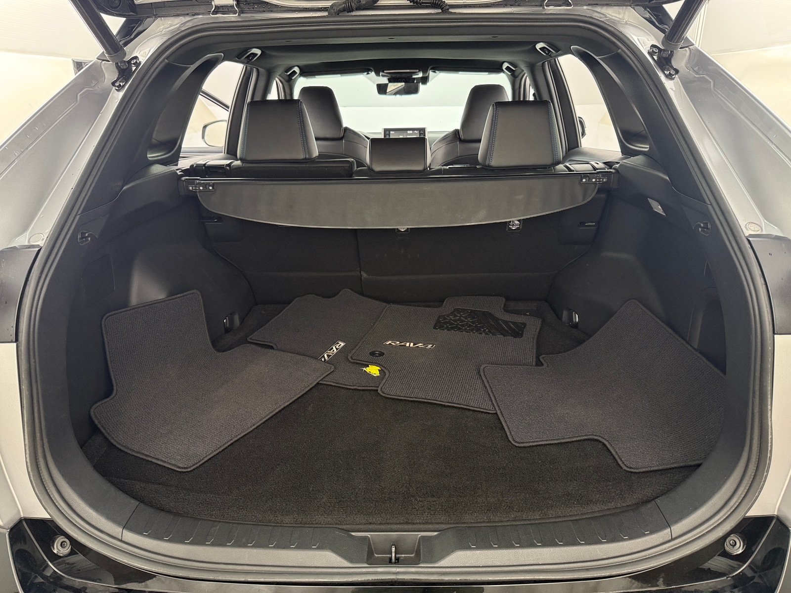 Thumbnail: 2020 Toyota RAV4 - 6