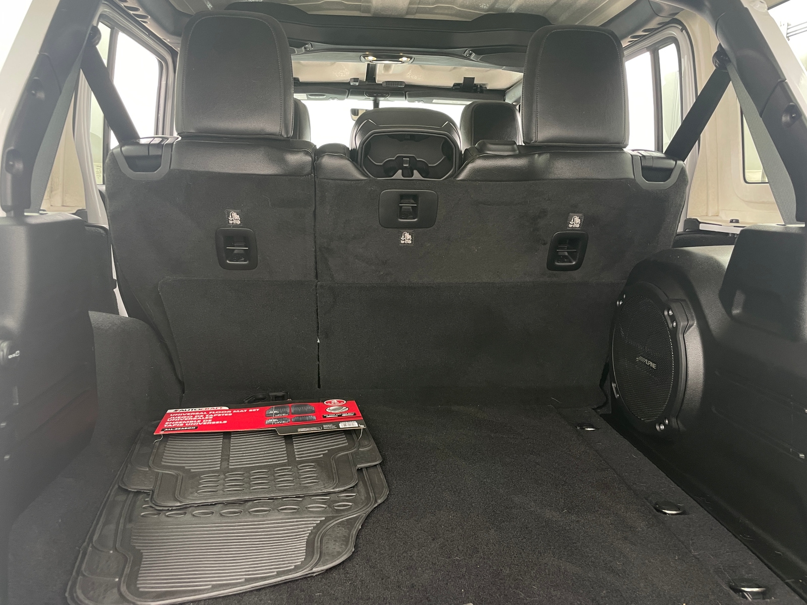 Thumbnail: 2019 Jeep Wrangler - 6