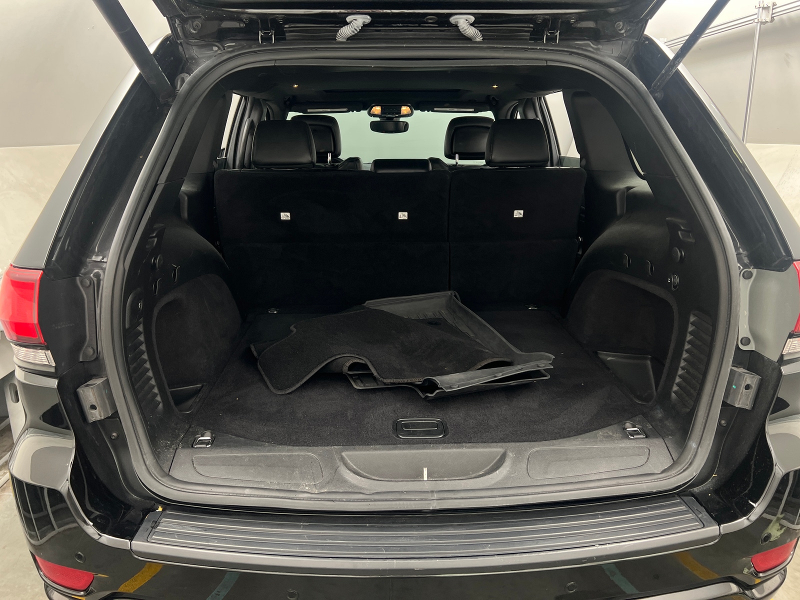 Thumbnail: 2019 Jeep Grand Cherokee - 7