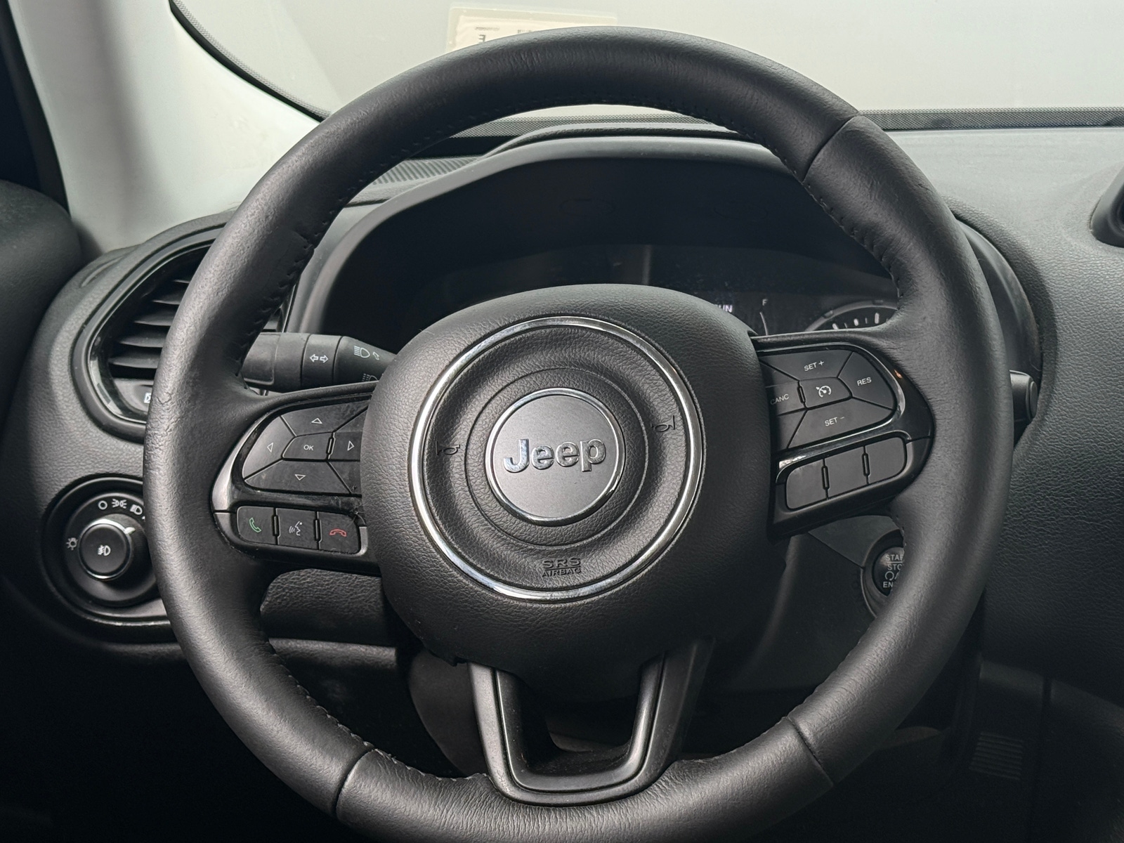 Thumbnail: 2017 Jeep Renegade - 5