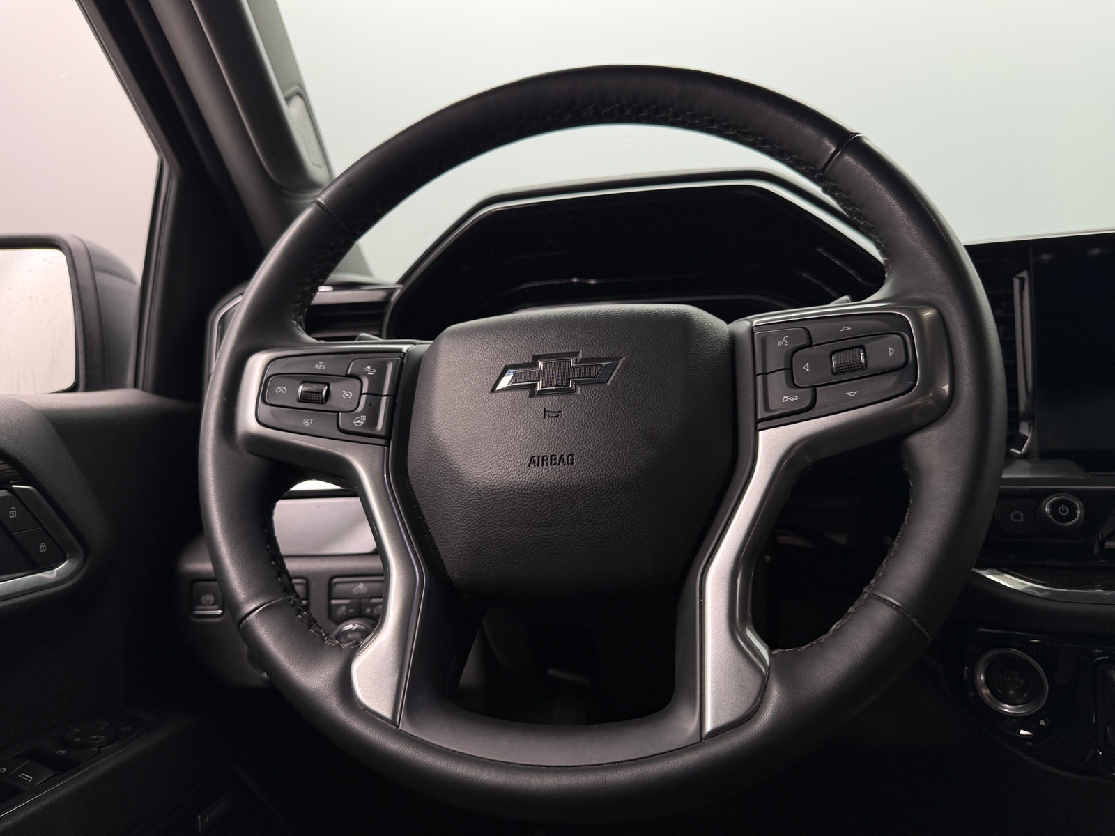 Thumbnail: 2025 Chevrolet Silverado 1500 - 5