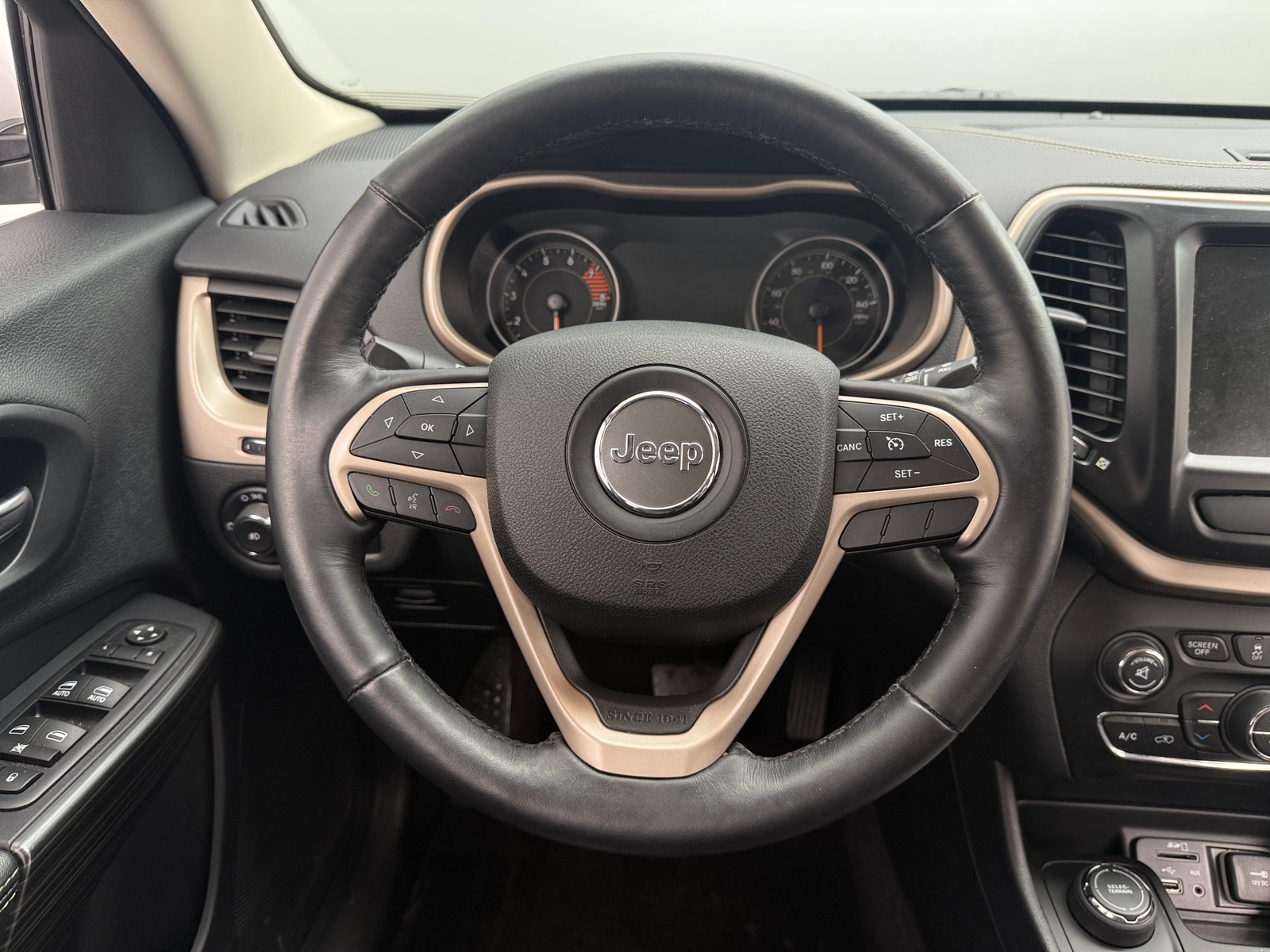 Thumbnail: 2016 Jeep Cherokee - 4