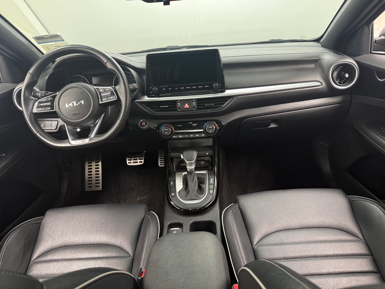 Thumbnail: 2023 Kia Forte - 3