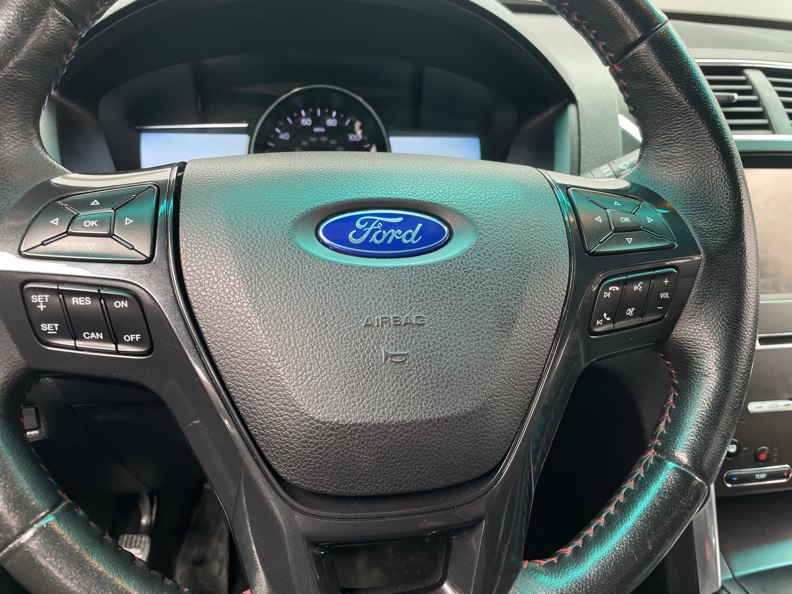 Thumbnail: 2016 Ford Explorer - 4