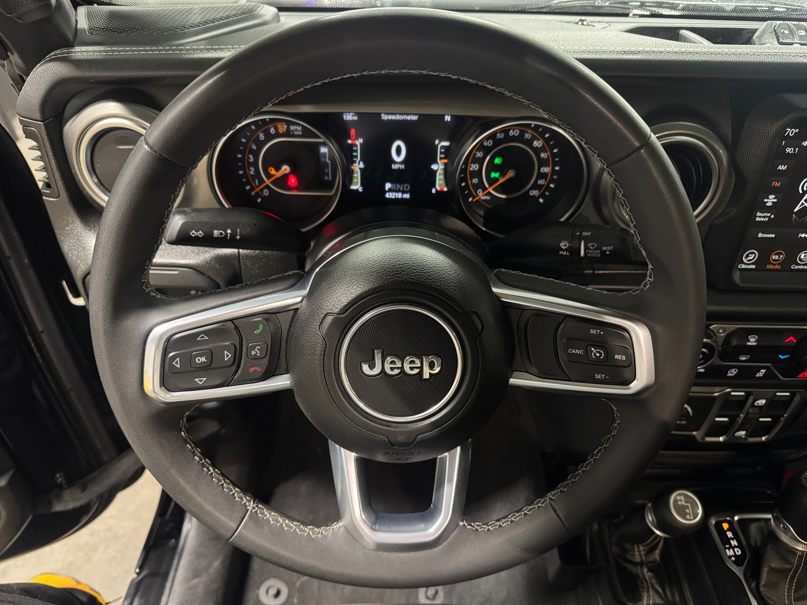 Thumbnail: 2023 Jeep Gladiator - 5
