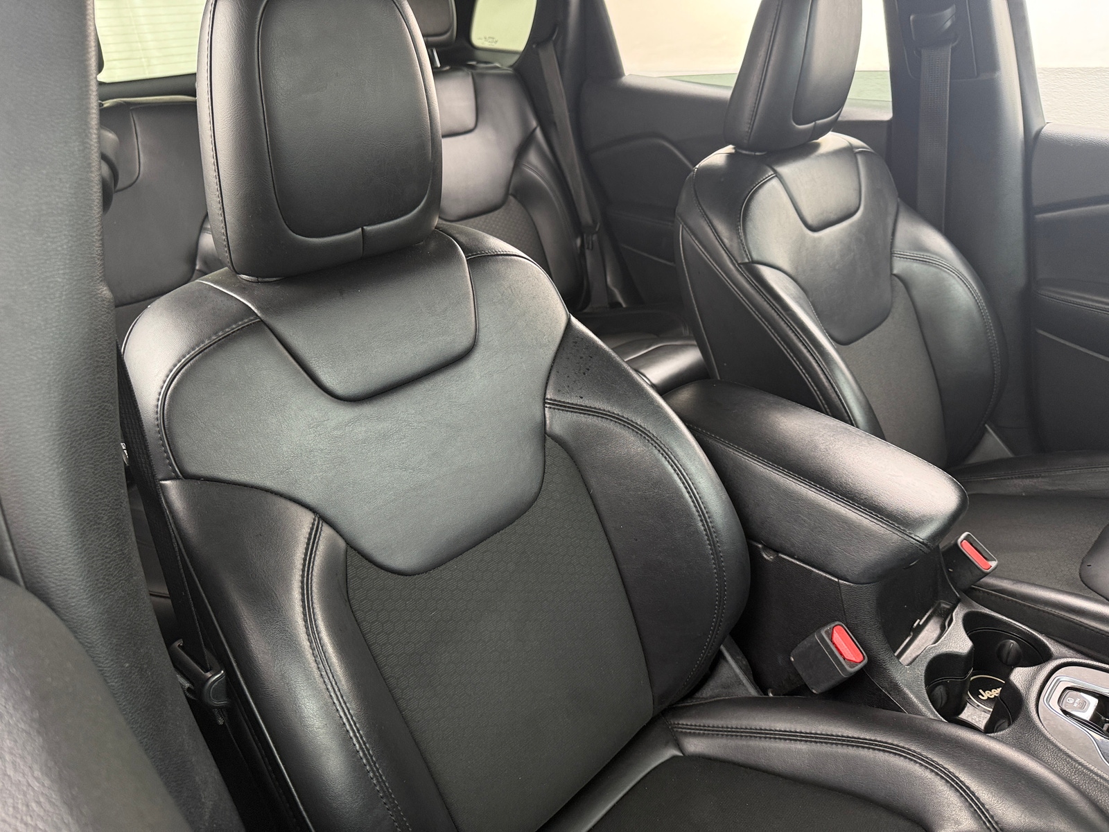 Thumbnail: 2020 Jeep Cherokee - 2